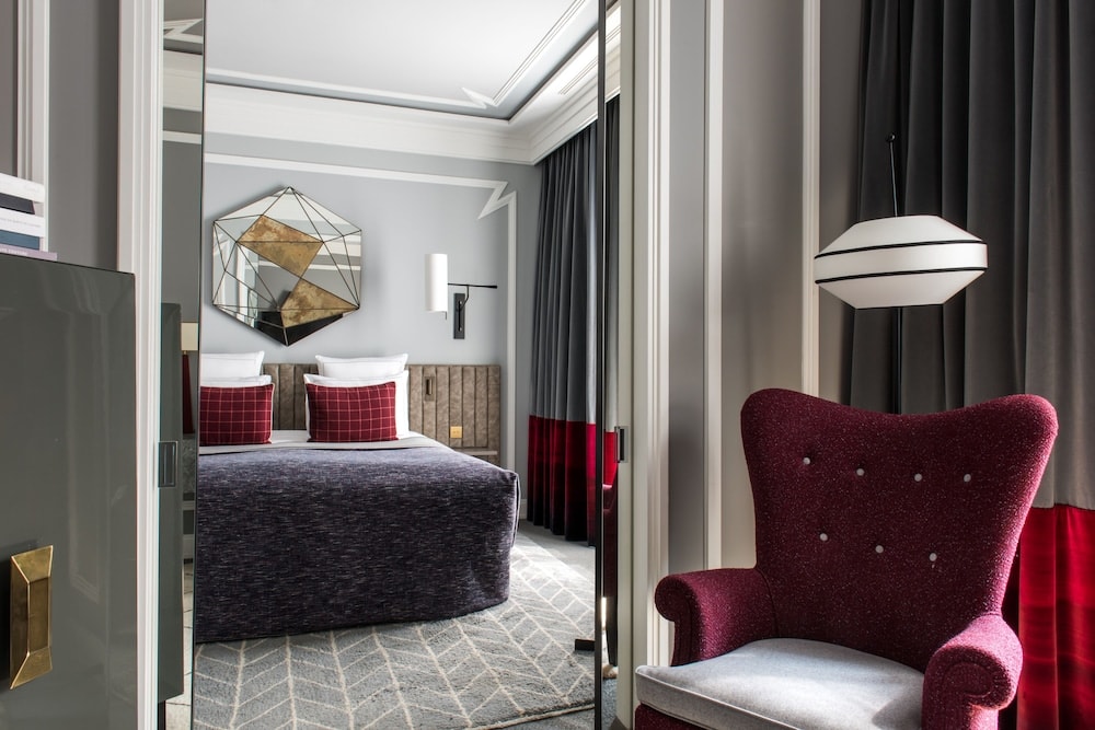 Nolinski Paris - Evok Collection