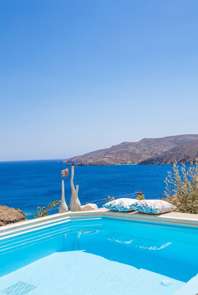 Tholaria Boutique Hotel
