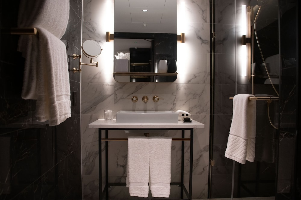The Guardsman Hotel and Residences