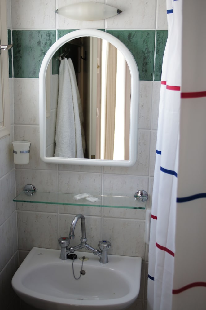 Cyclades Hotel