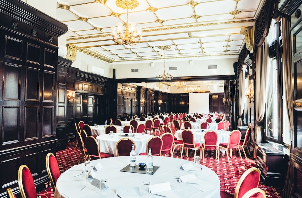 County Hotel & County Aparthotel Newcastle