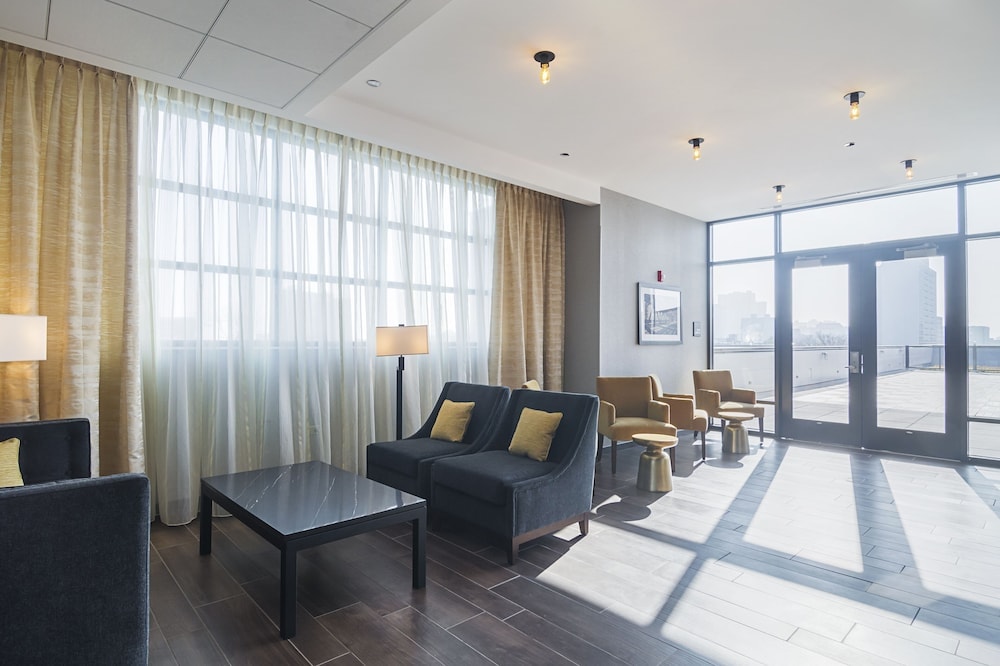 Hampton Inn Chicago North-Loyola Station