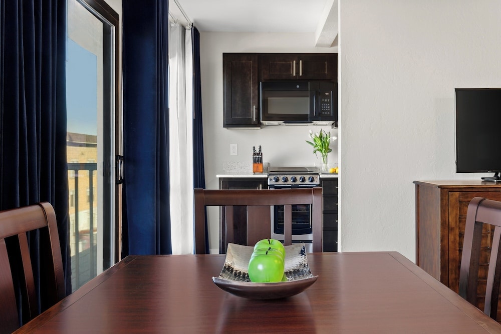 Suites At Fishermans Wharf