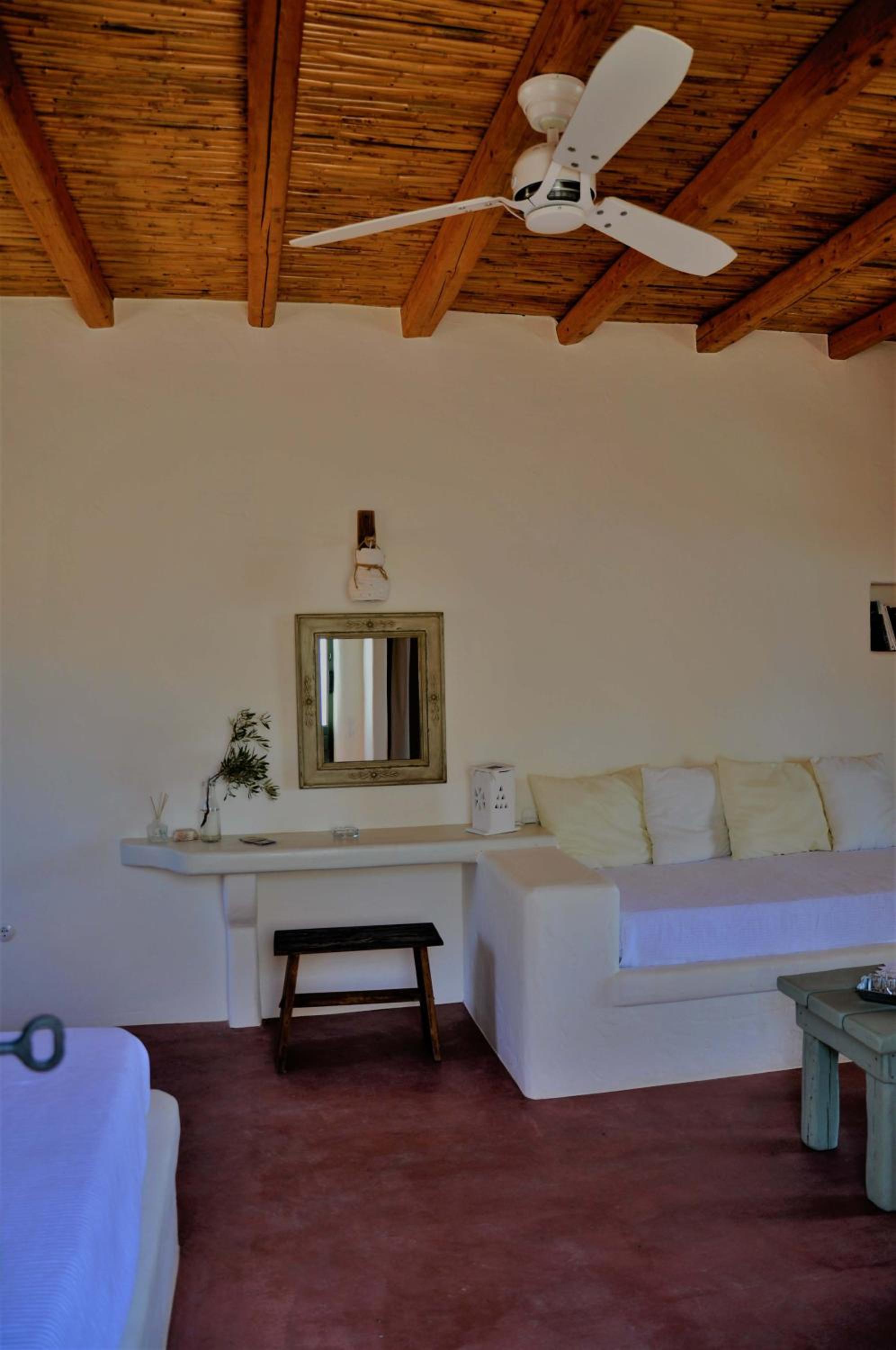 Pambelos Lodge