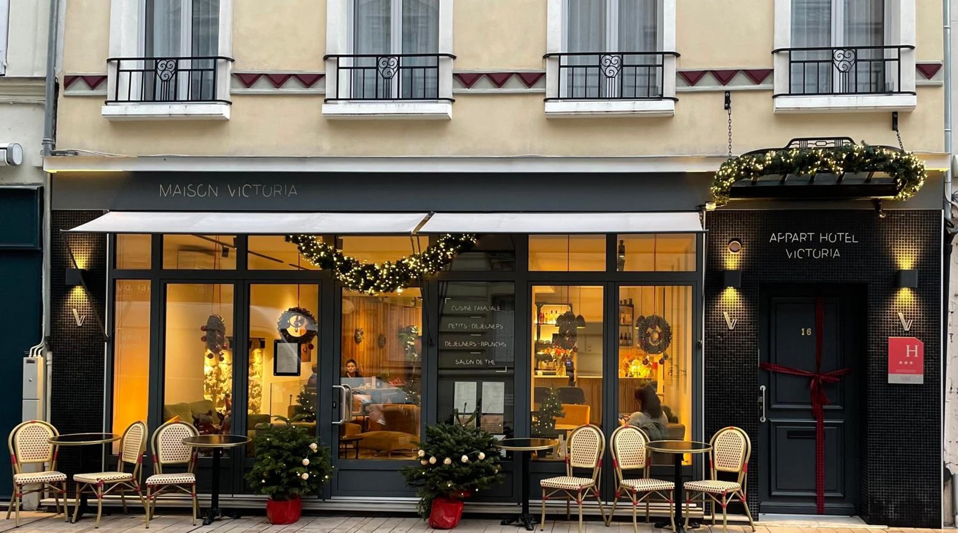 restaurant