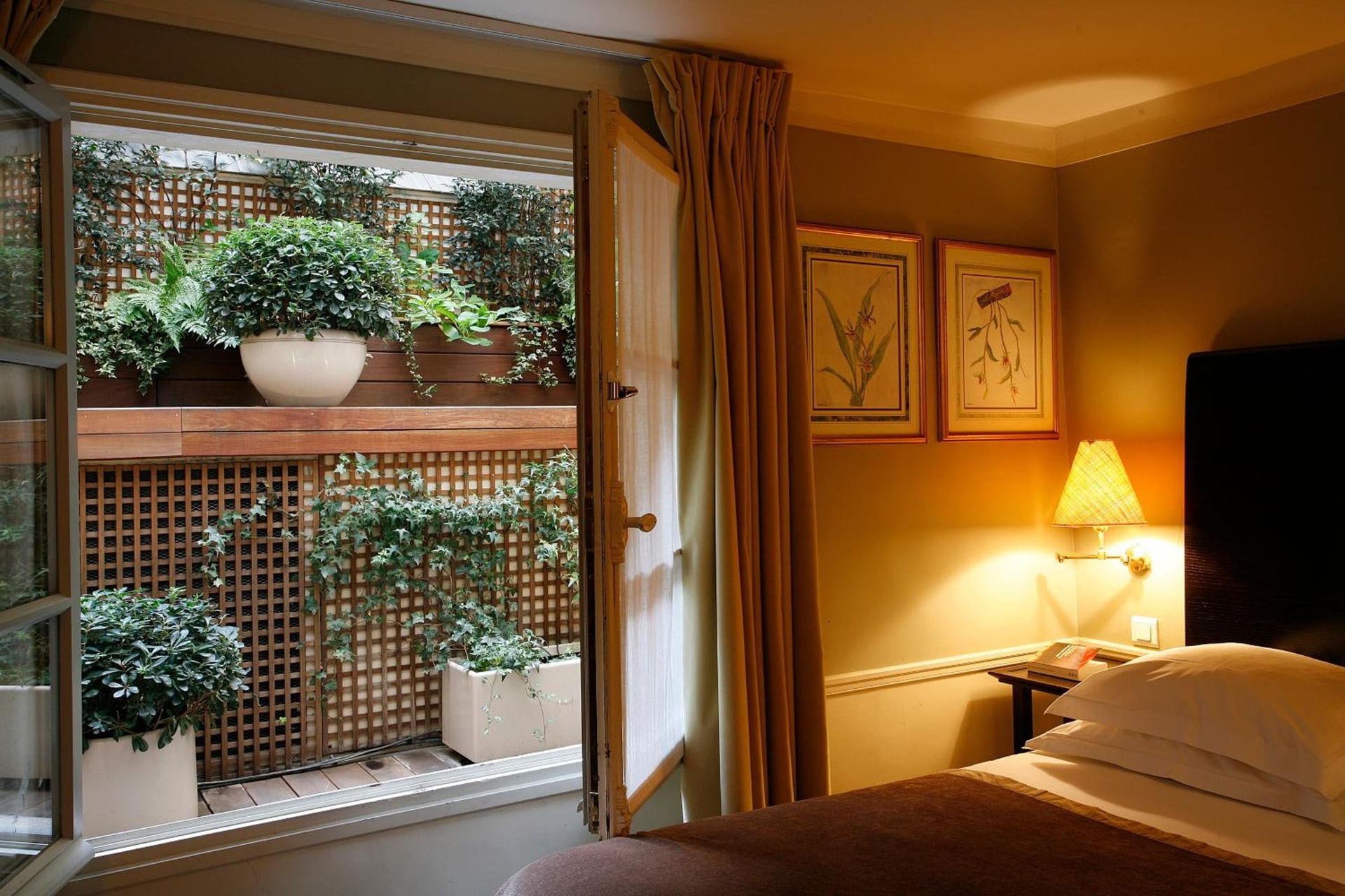hotel room