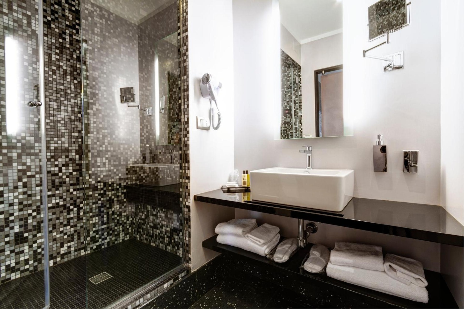 Dharma Luxury Hotel & SPA