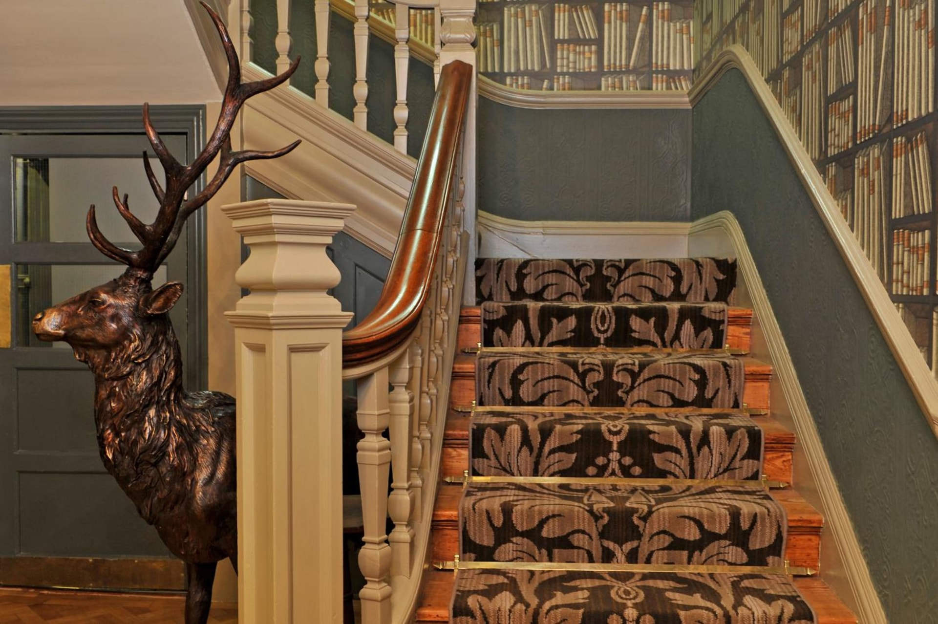 The Crown Manor House Hotel