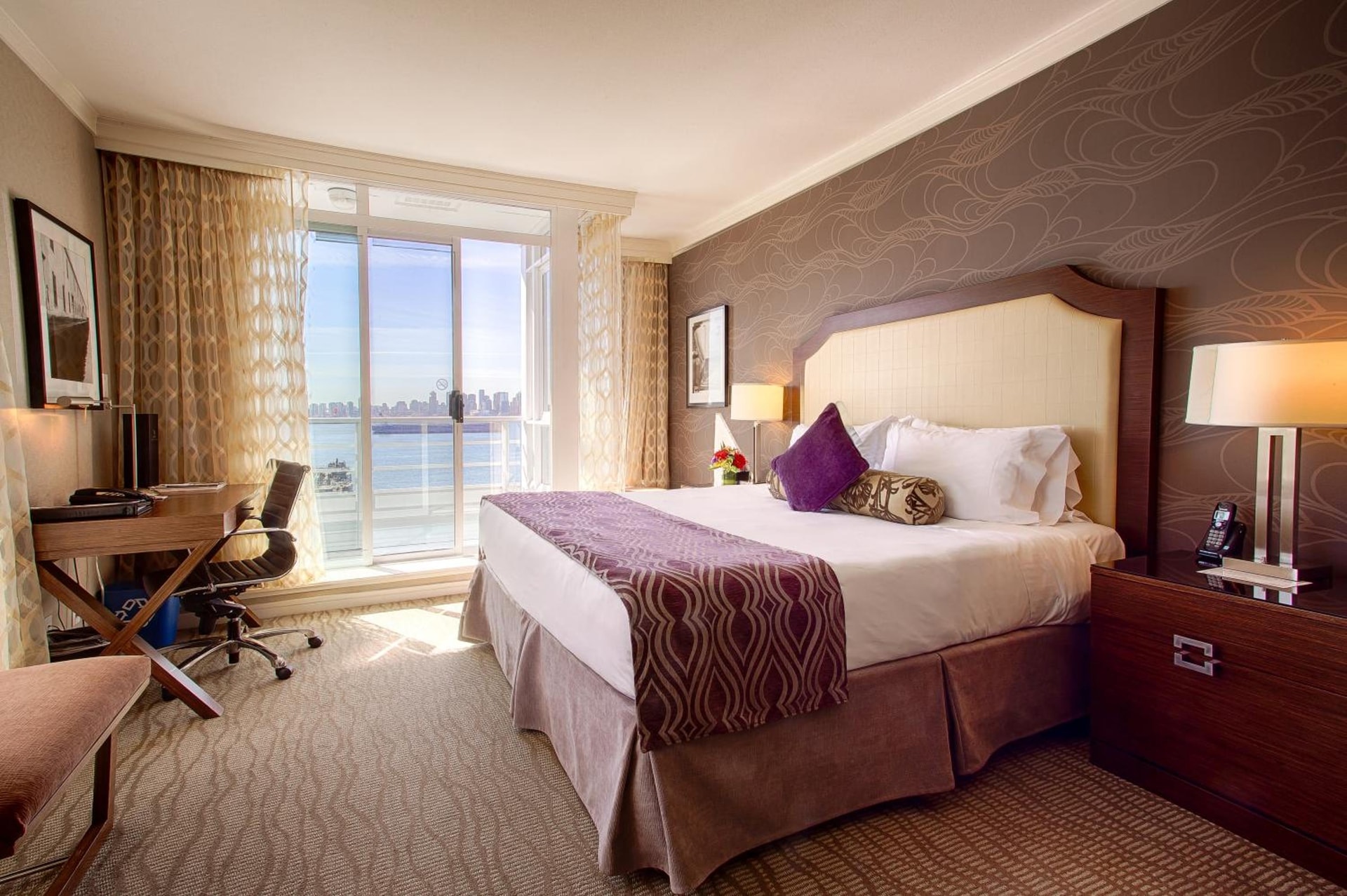 Pinnacle Hotel at the Pier