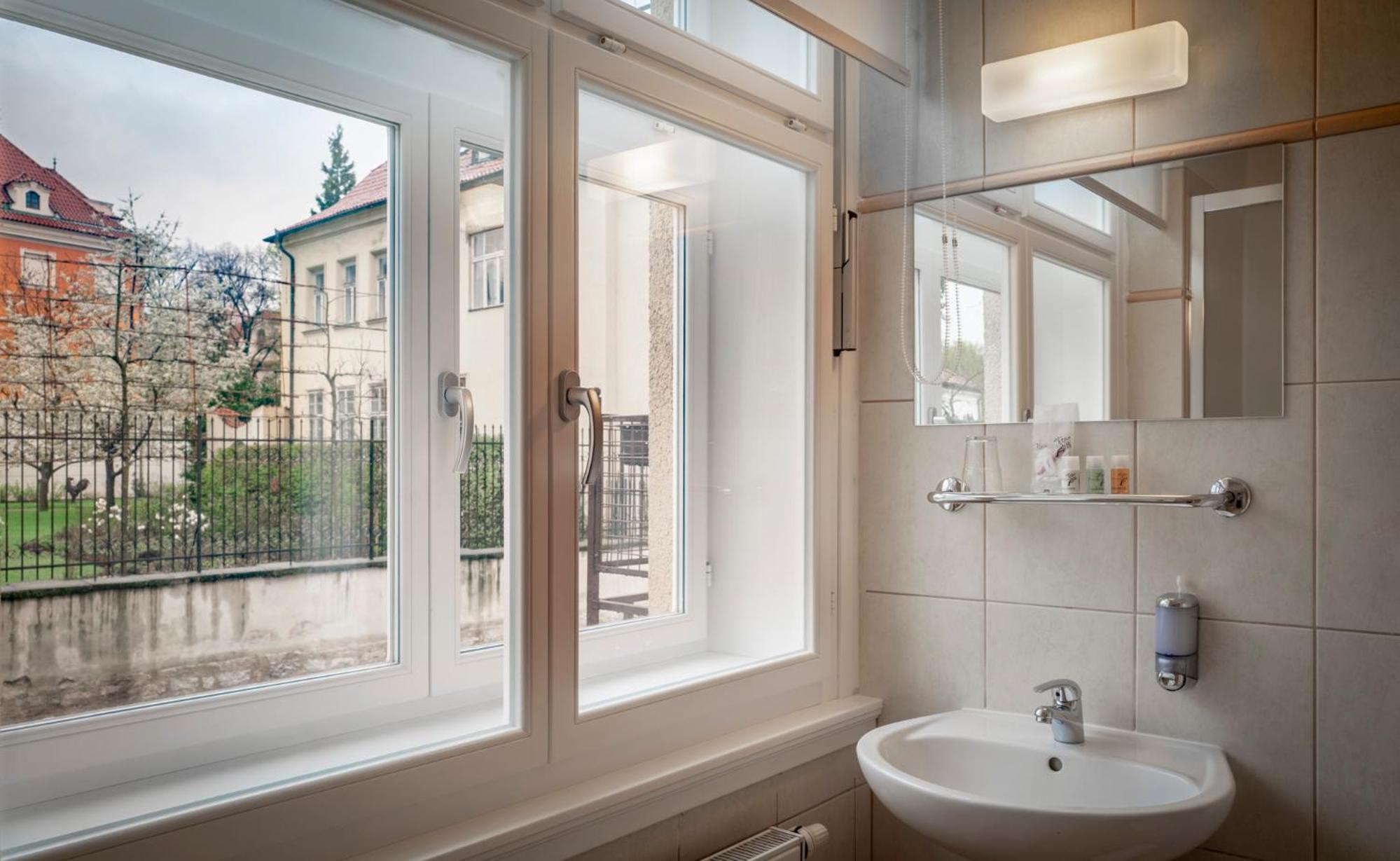 Pytloun Kampa Garden Hotel Prague