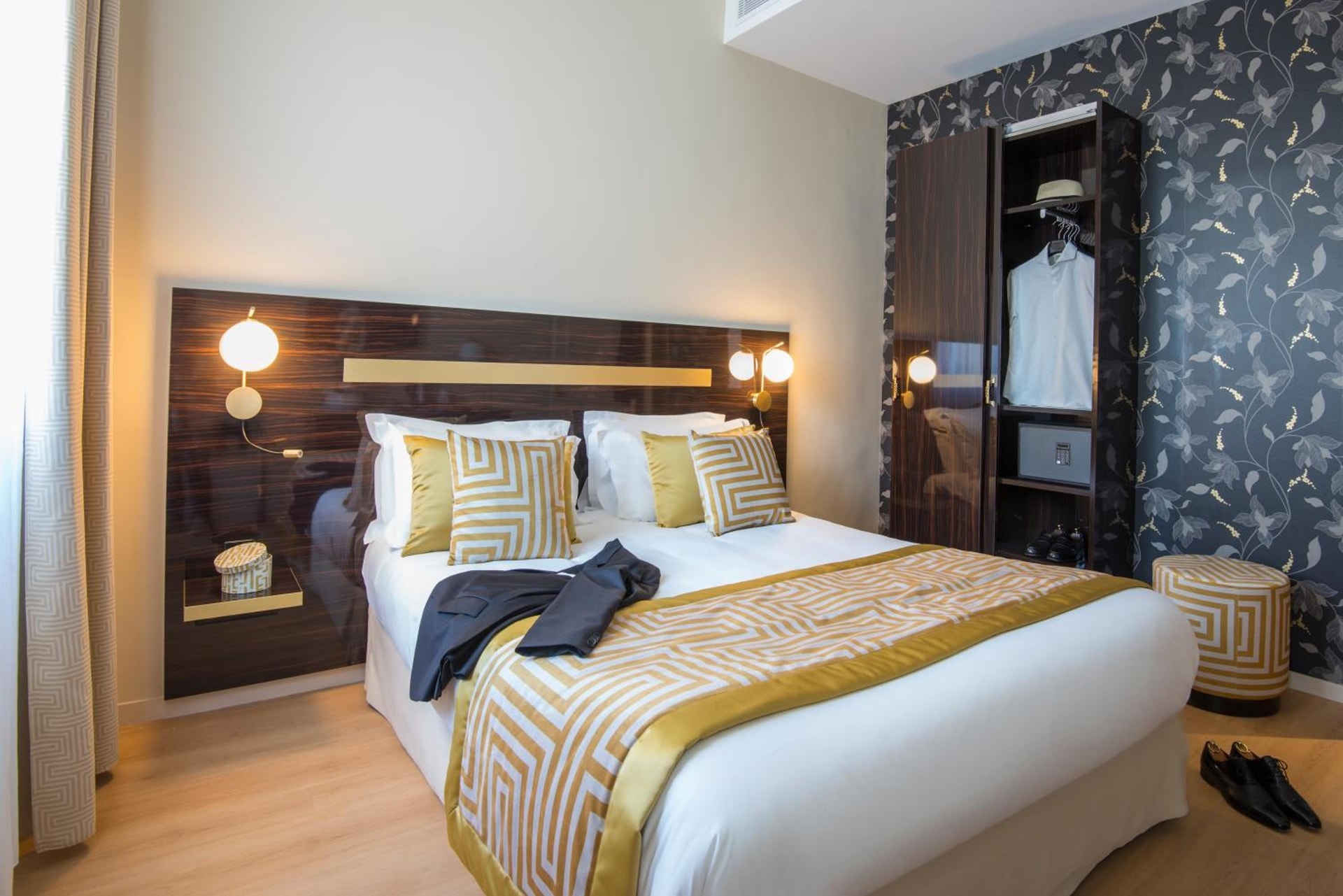 hotel room