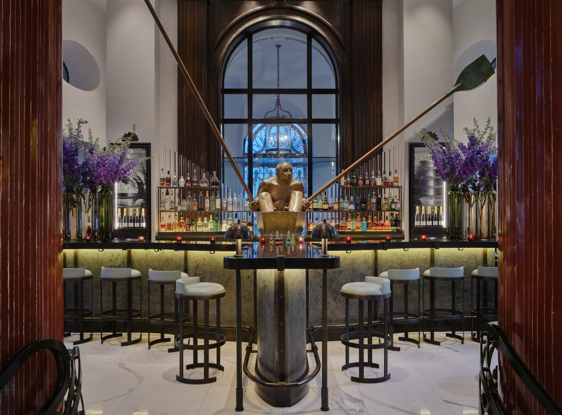 bar