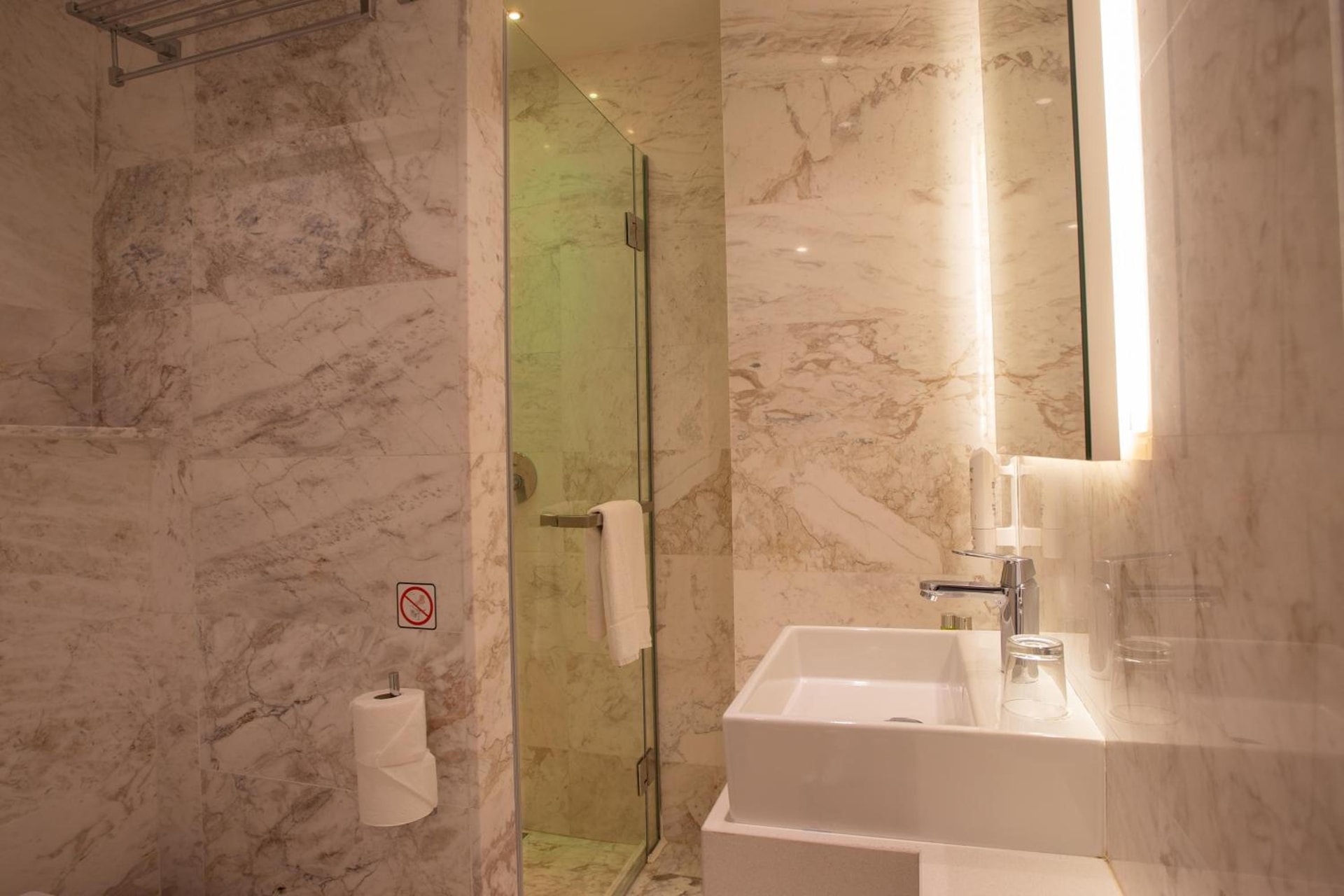 Hotel Napa Suites (Adults Only)
