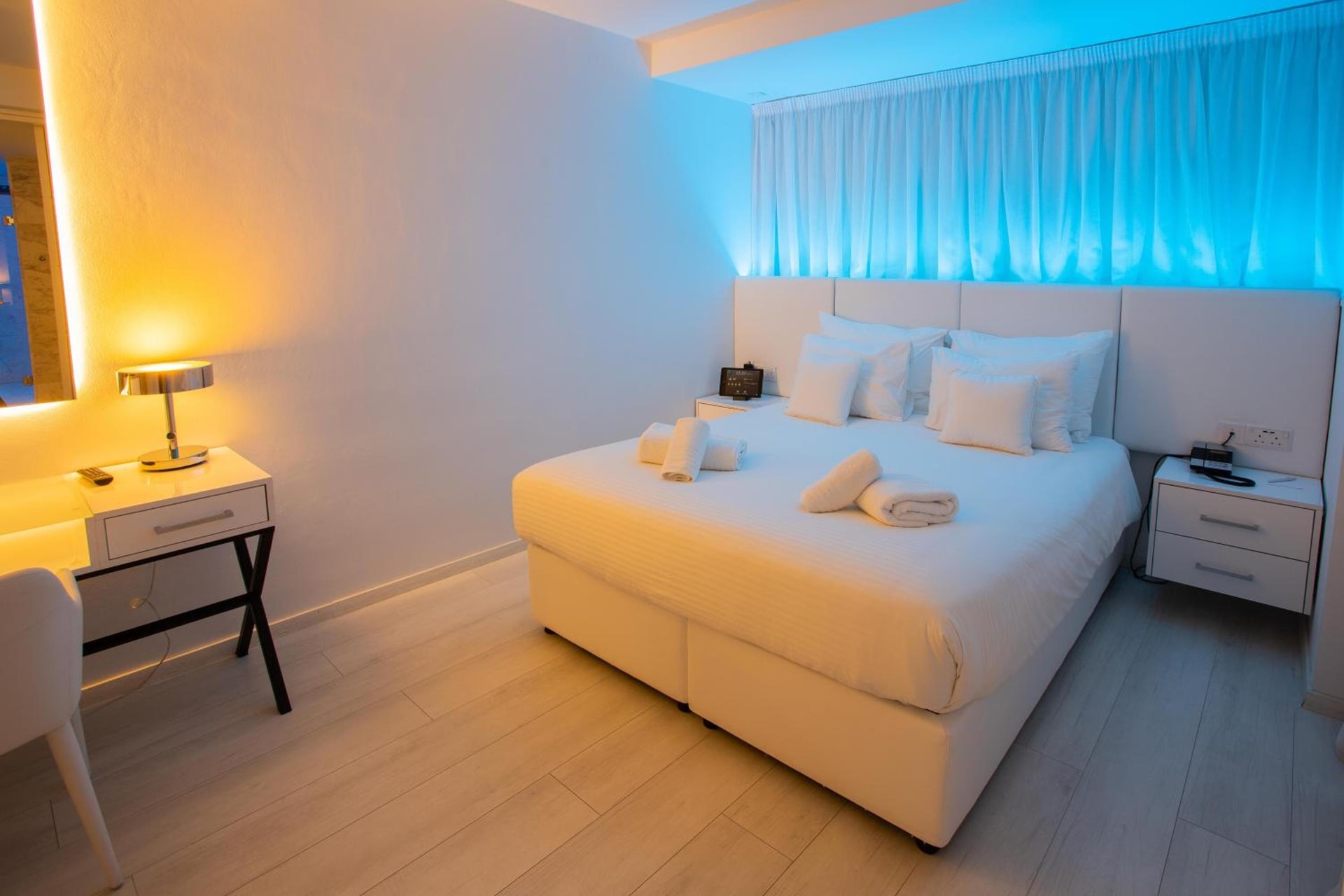 Hotel Napa Suites (Adults Only)