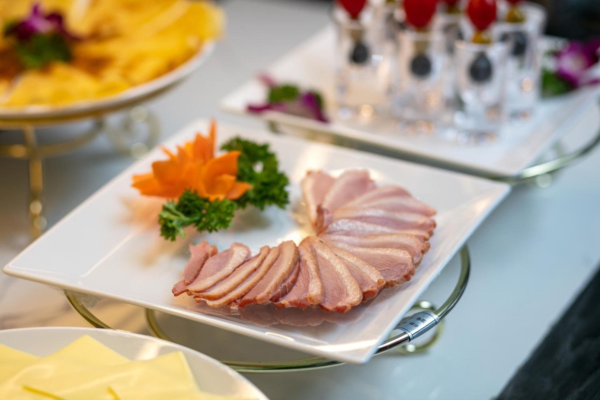 Shining Central Hotel & Spa