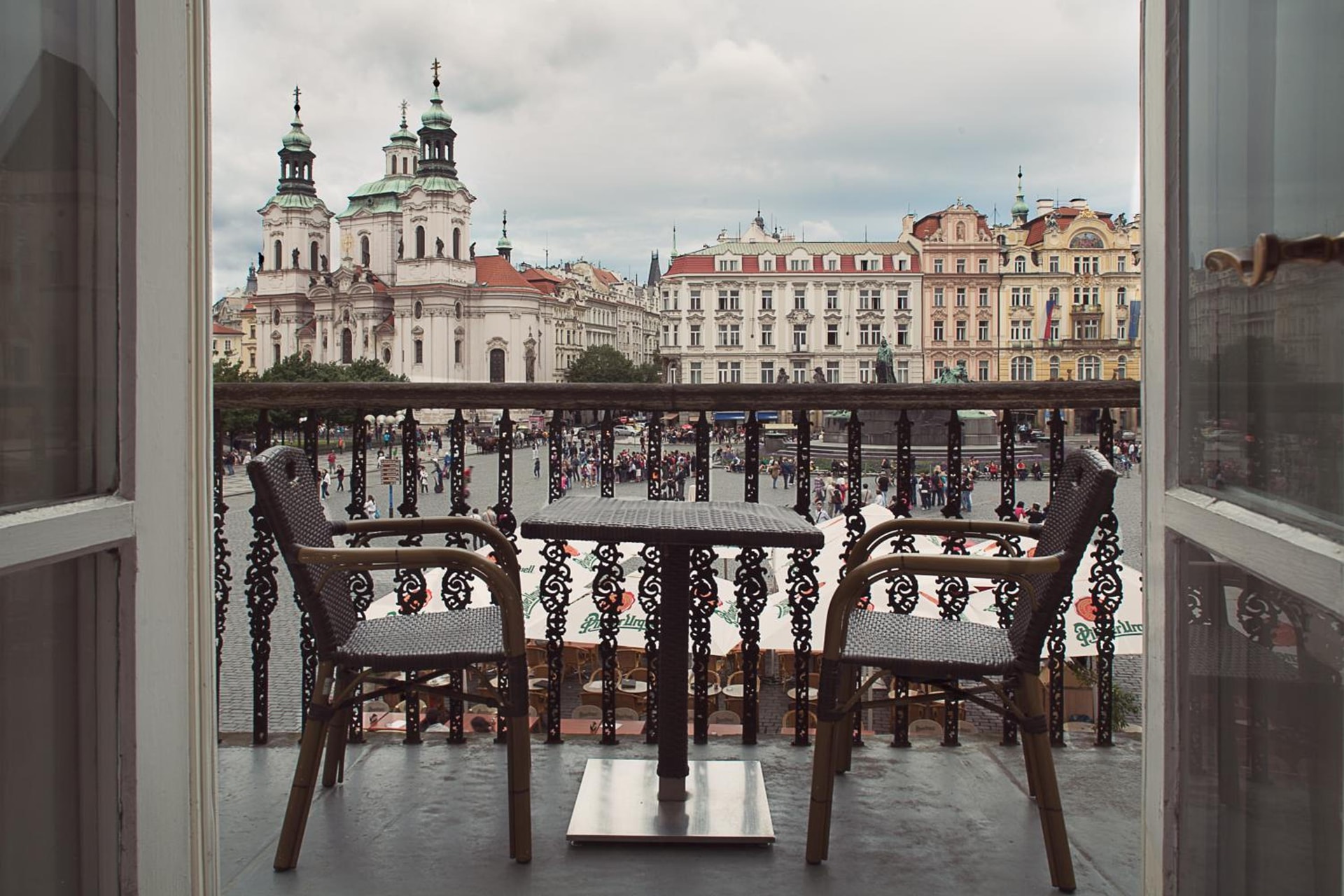 Old Town Square Residence by Emblem
