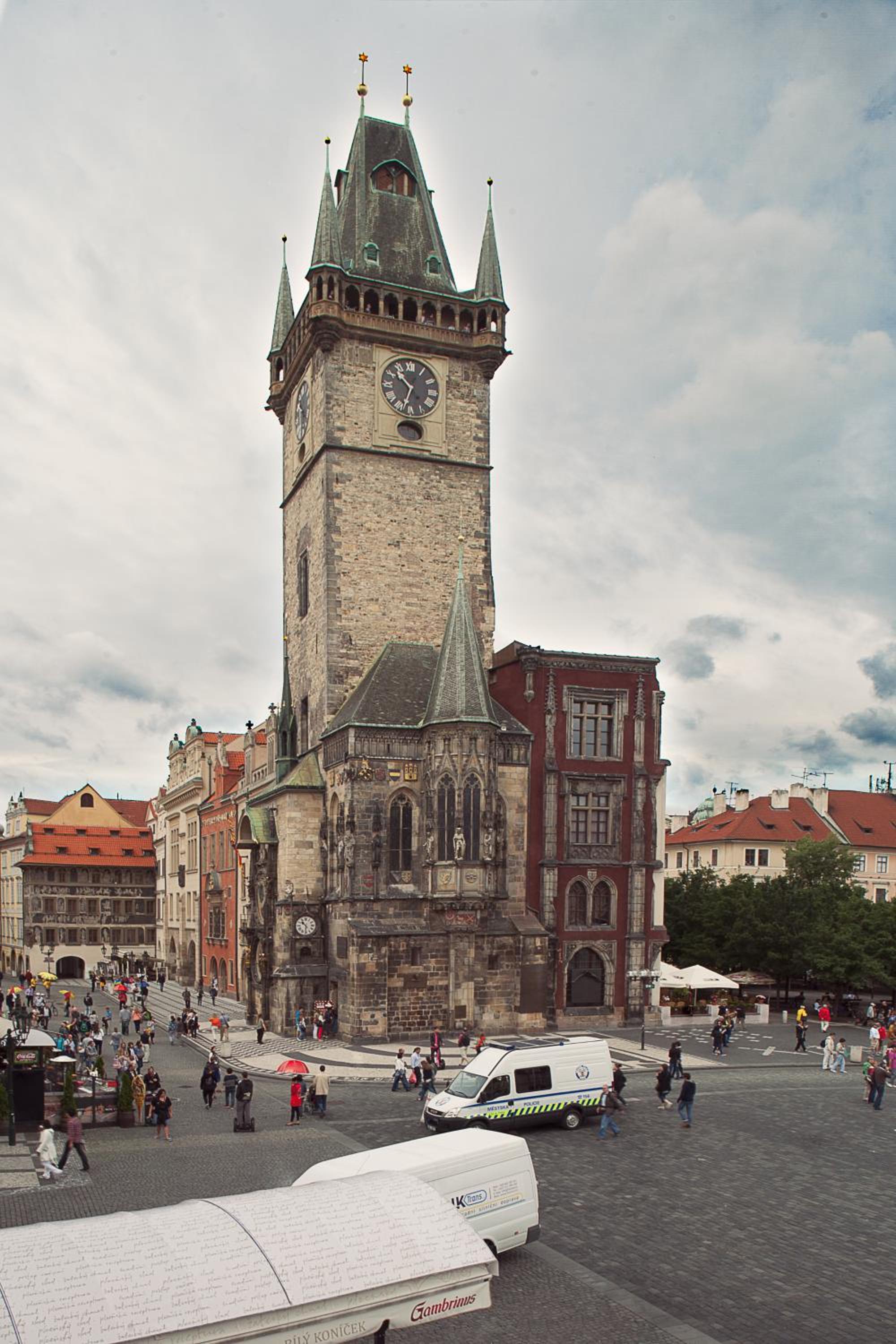 Old Town Square Residence by Emblem