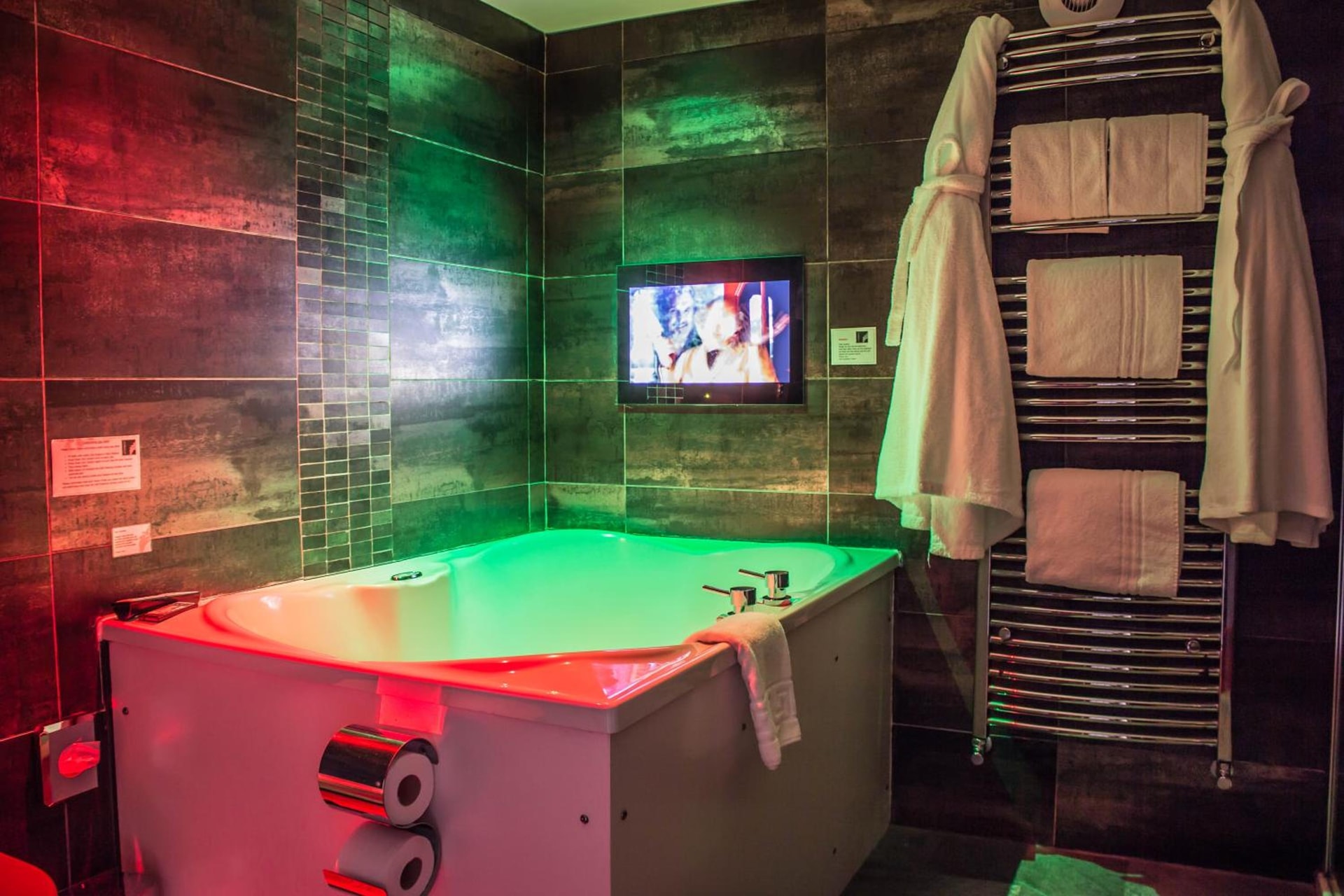 The Howbeck & The Retreat 5min to Lake, Restaurants & to the free Hydro Wellness Club