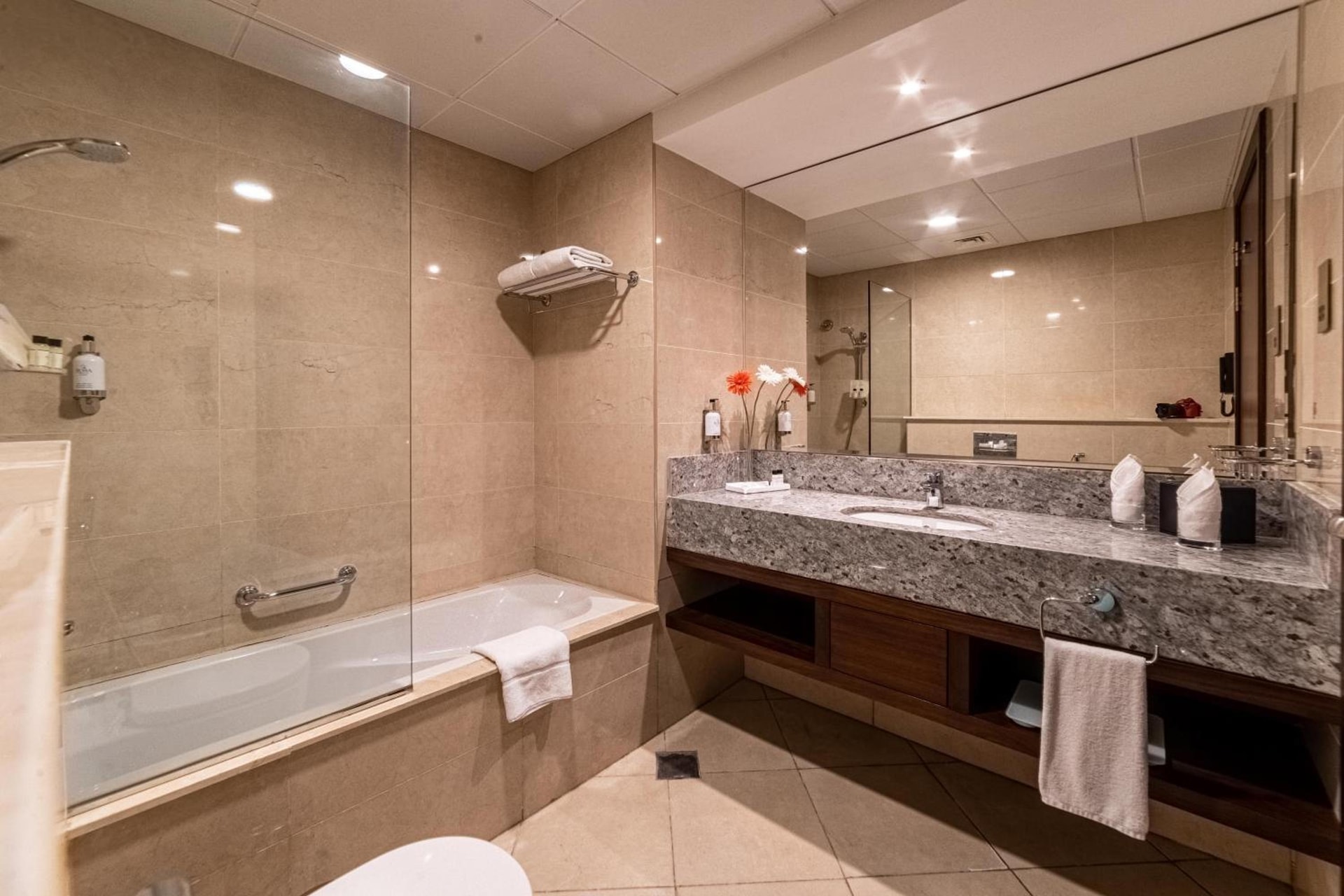 SUHA Creek Hotel Apartment, Waterfront Jaddaf, Dubai