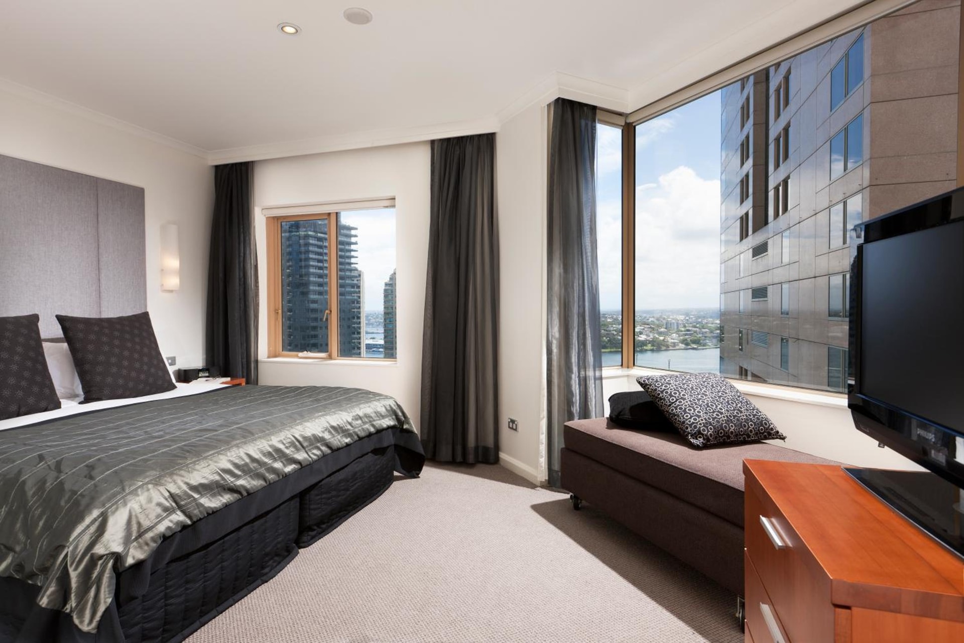 The Sebel Quay West Suites Sydney