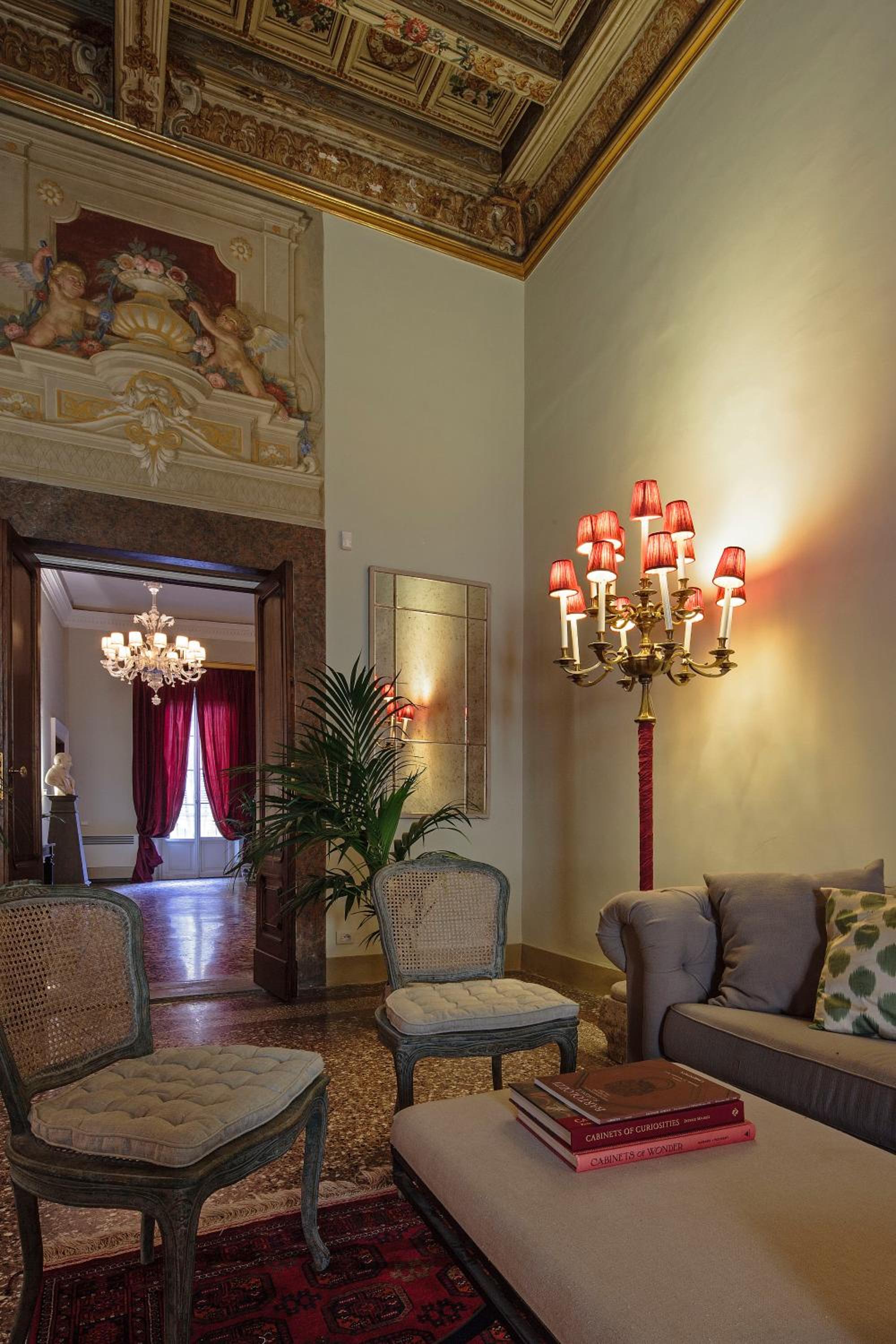 Al Palazzo del Marchese di Camugliano Residenza d'Epoca