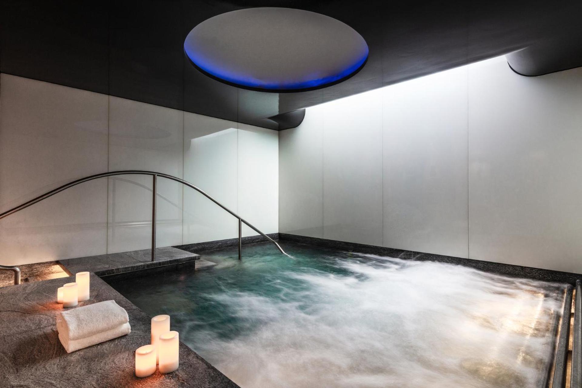 jacuzzi