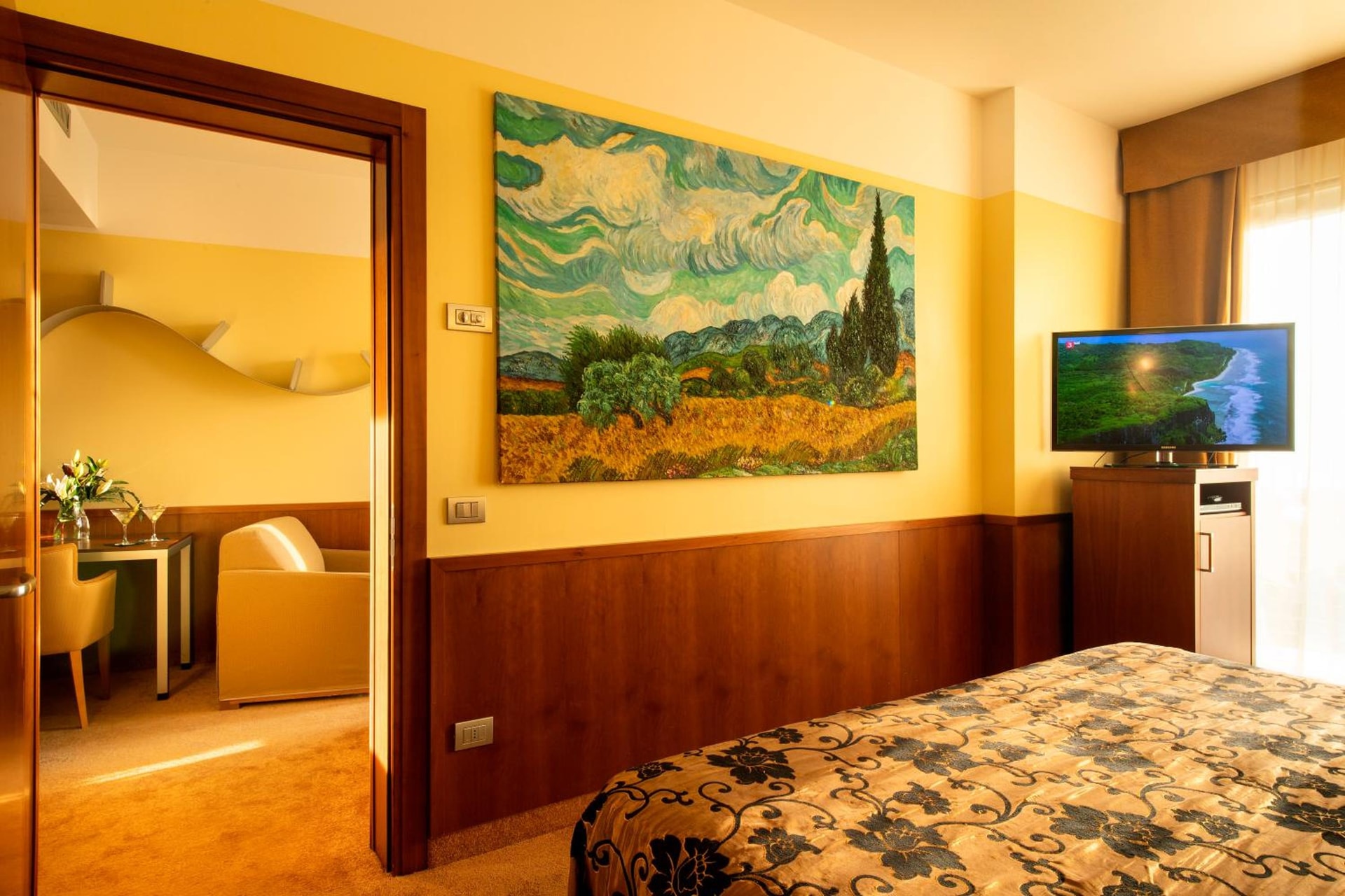 Color Hotel Style, Design & Gourmet