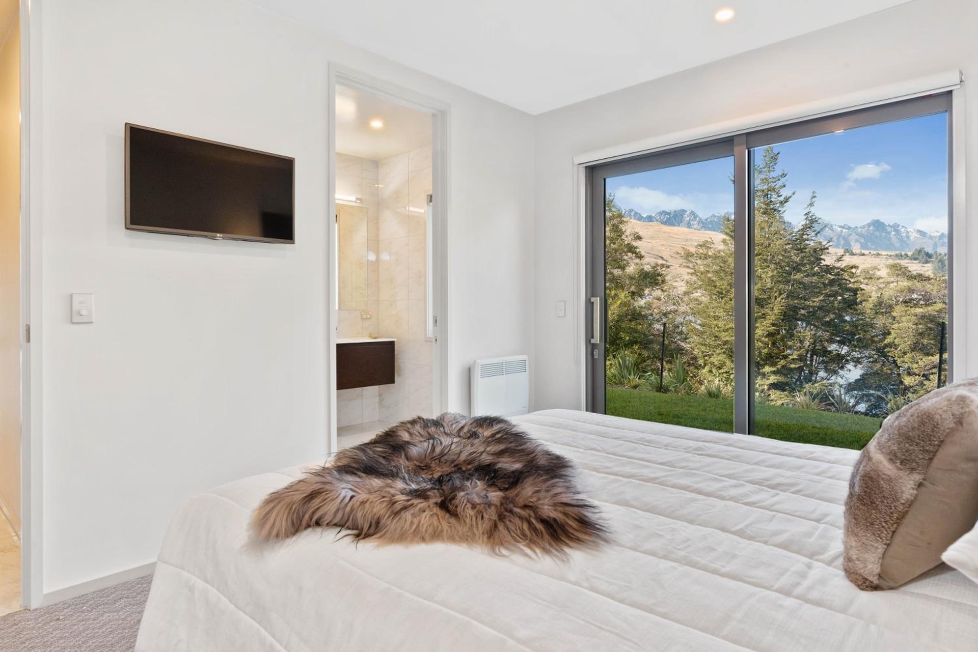 The Rees Hotel & Luxury Apartments