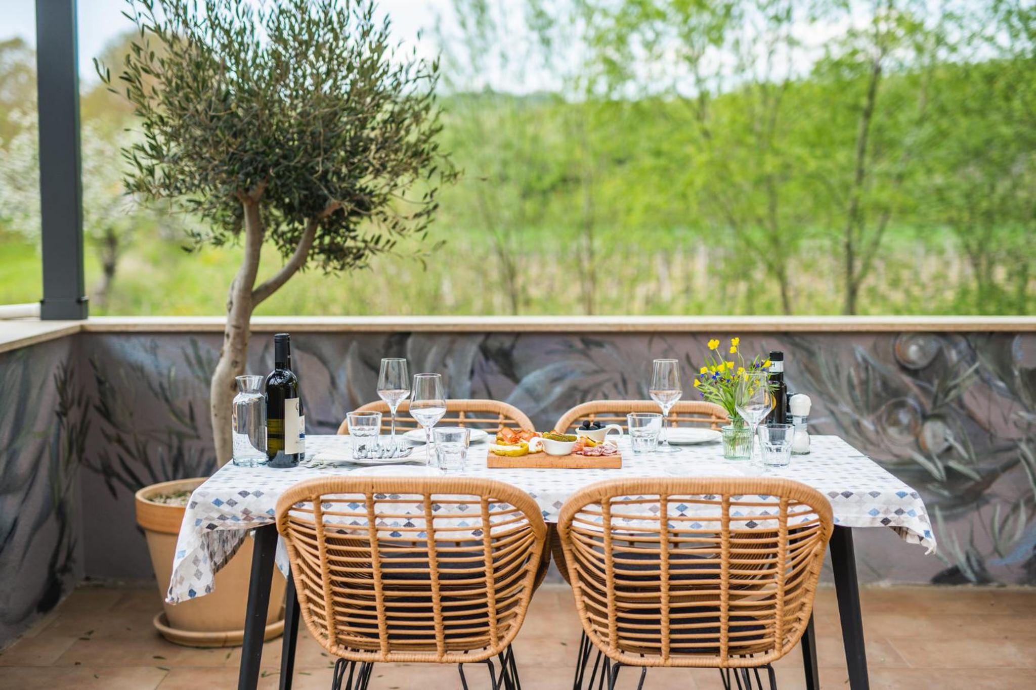 Ponte Porton Dining & lodging
