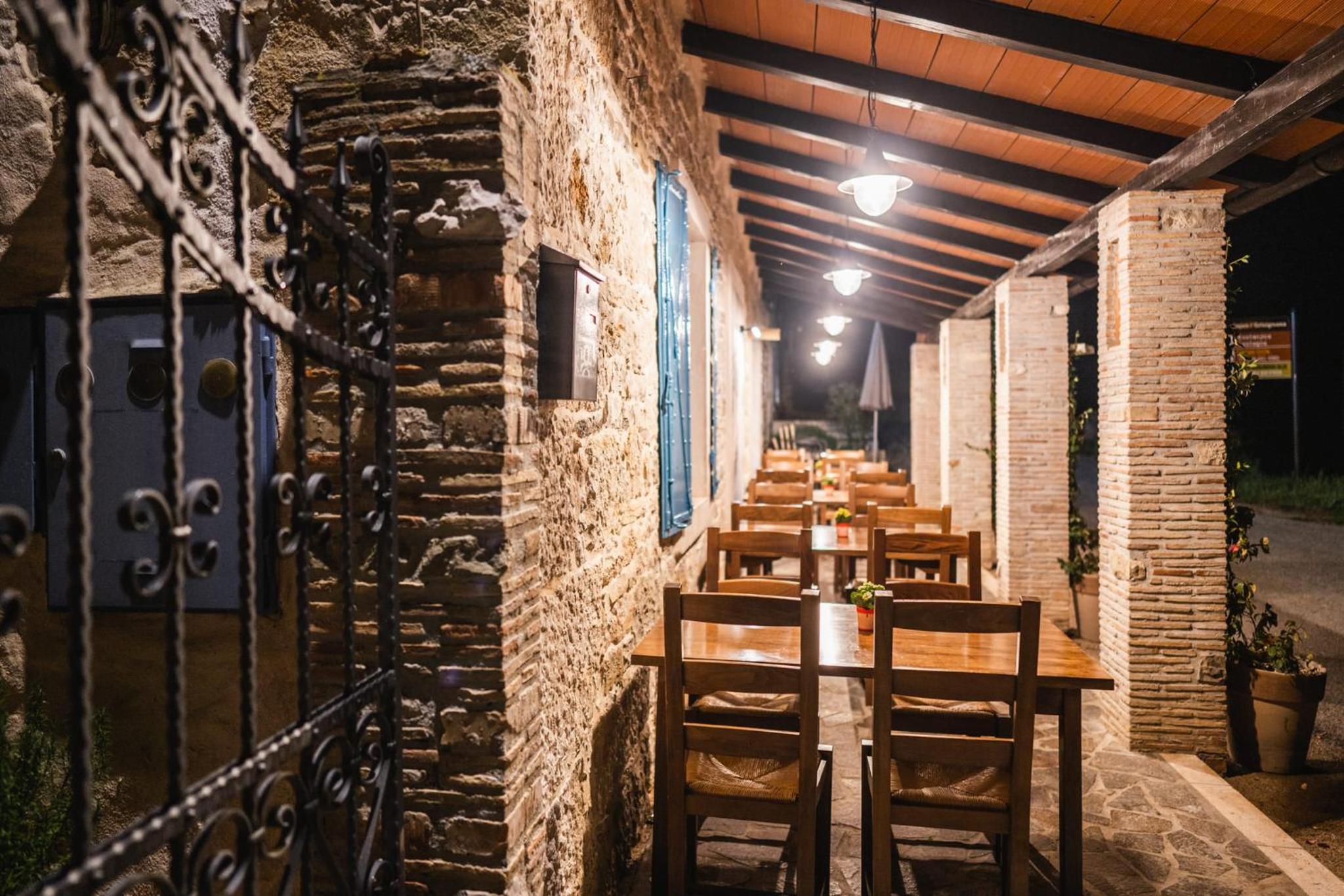 Ponte Porton Dining & lodging