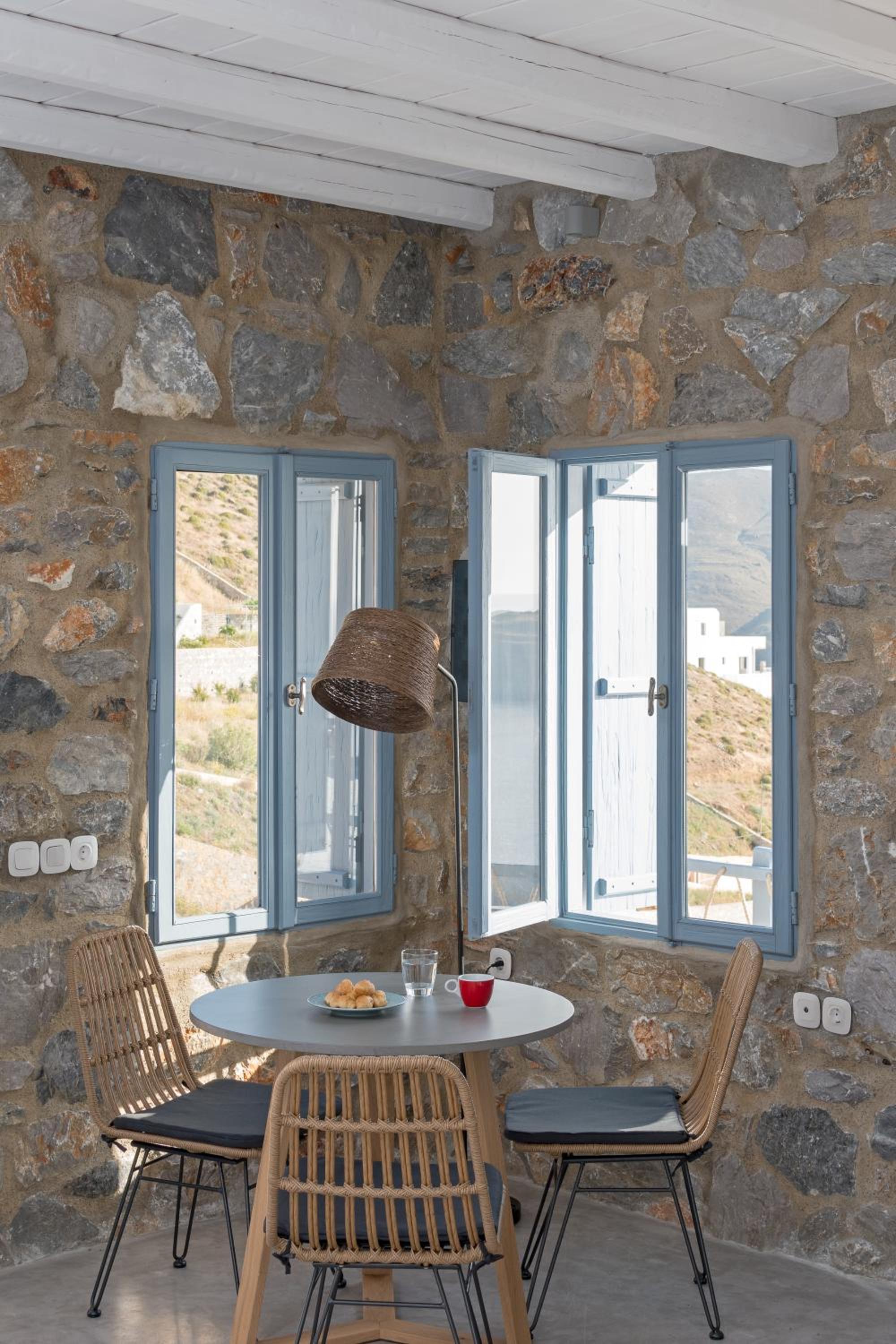 Nisides Suites