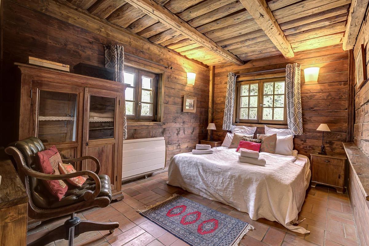 Chalet Heron