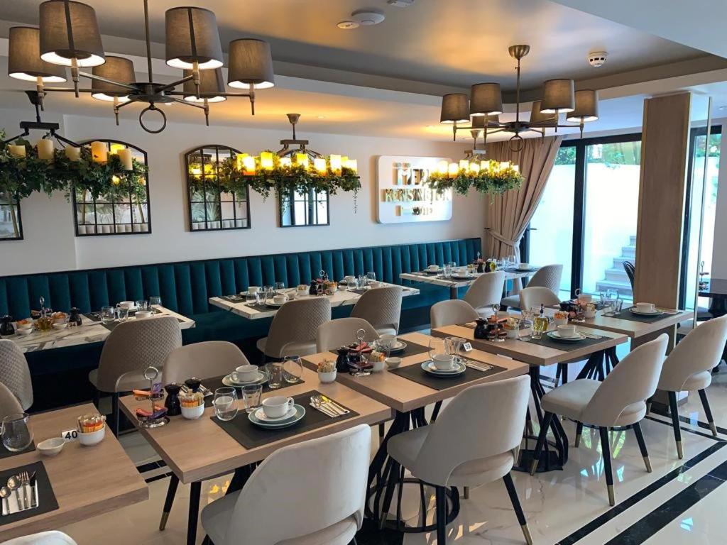 restaurant
