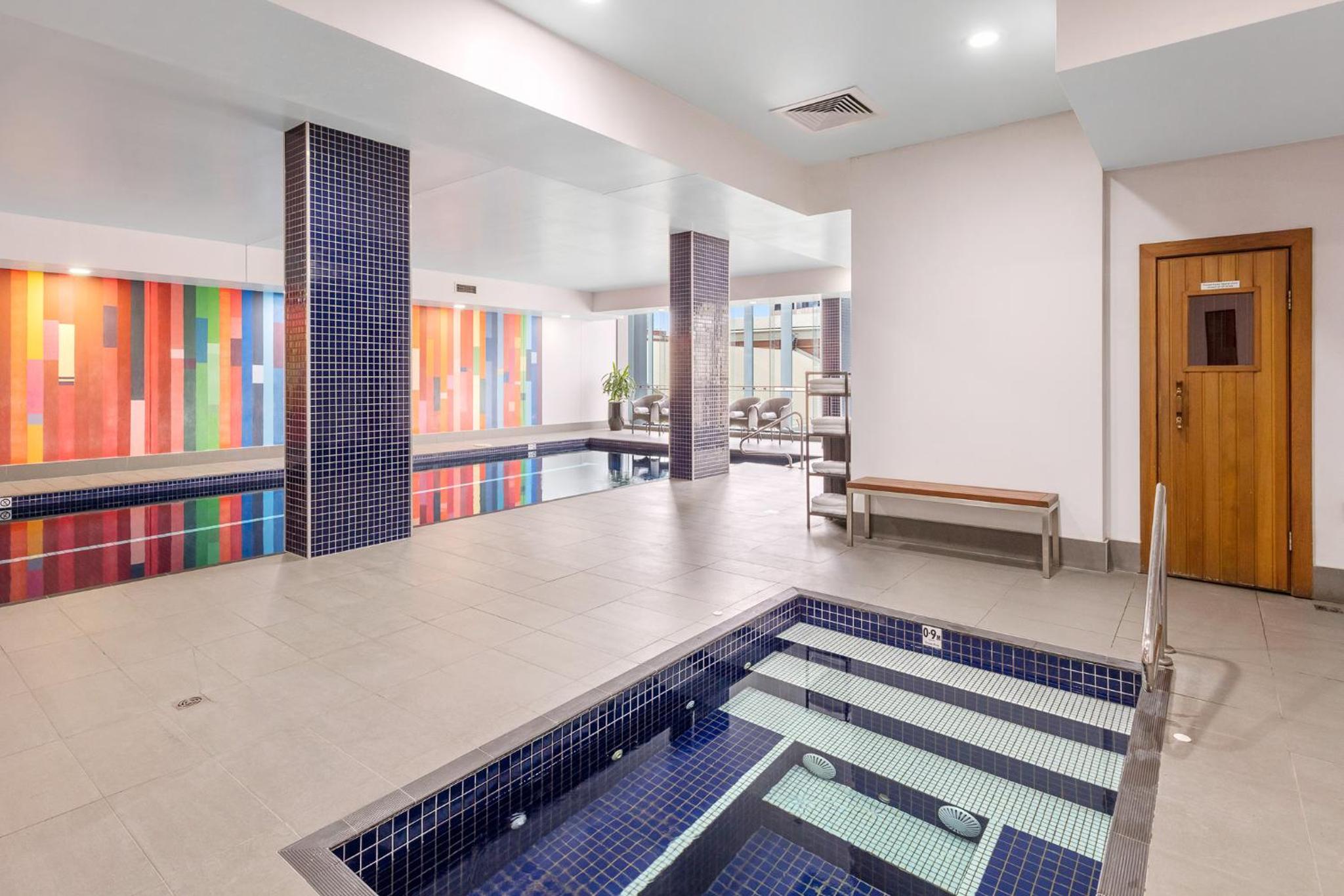 Meriton Suites Campbell Street, Sydney