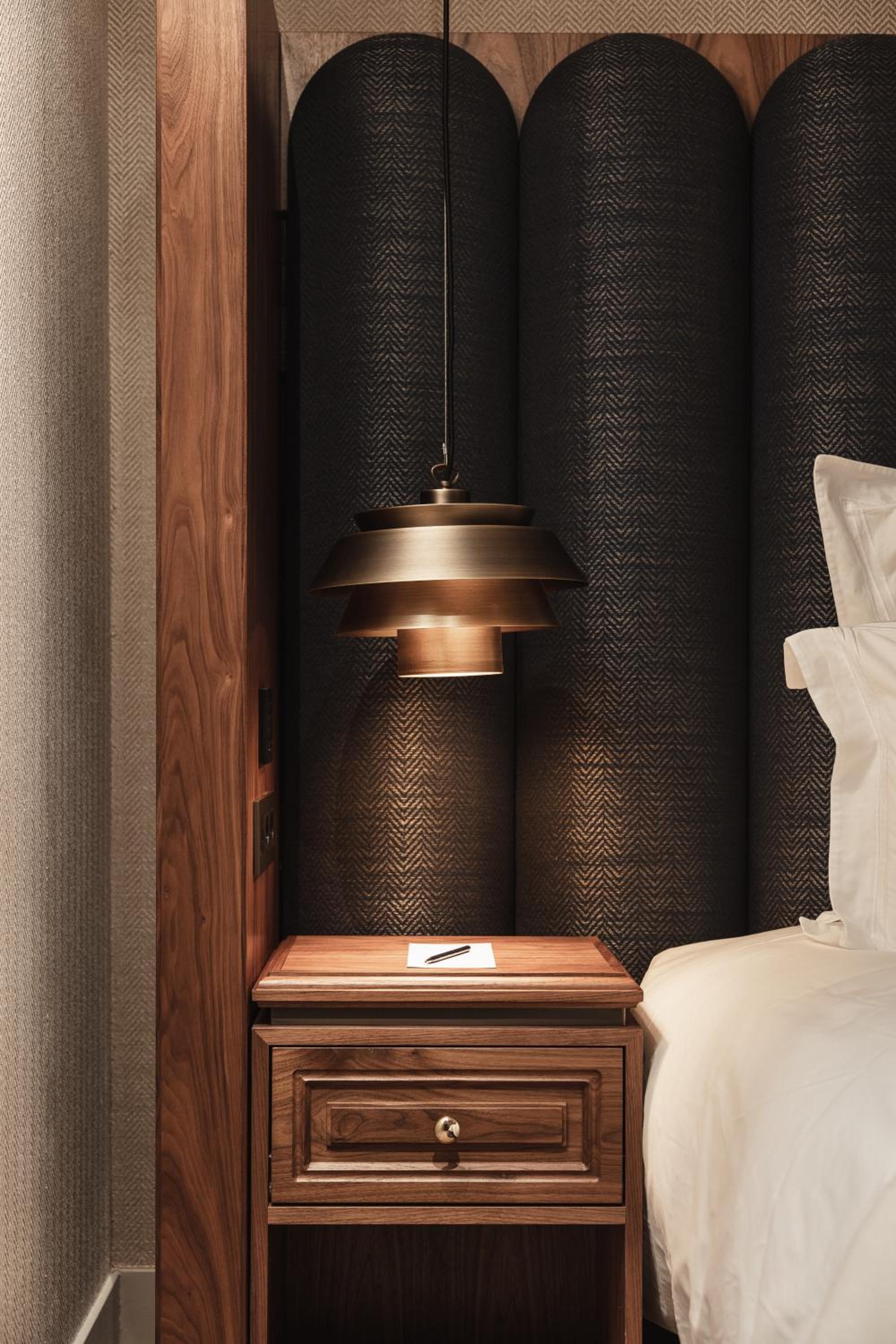 Hotel 717