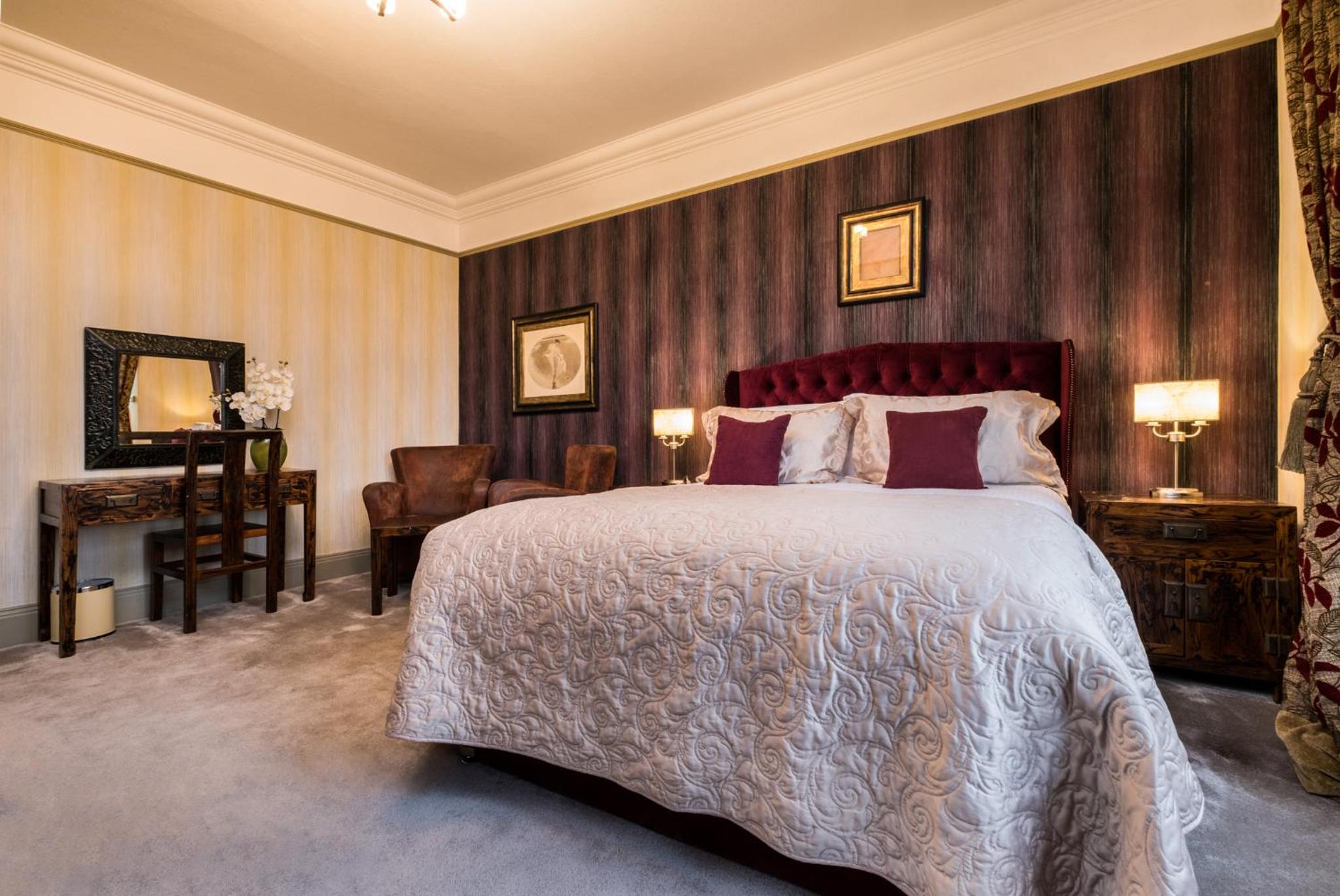 The Howbeck & The Retreat 5min to Lake, Restaurants & to the free Hydro Wellness Club