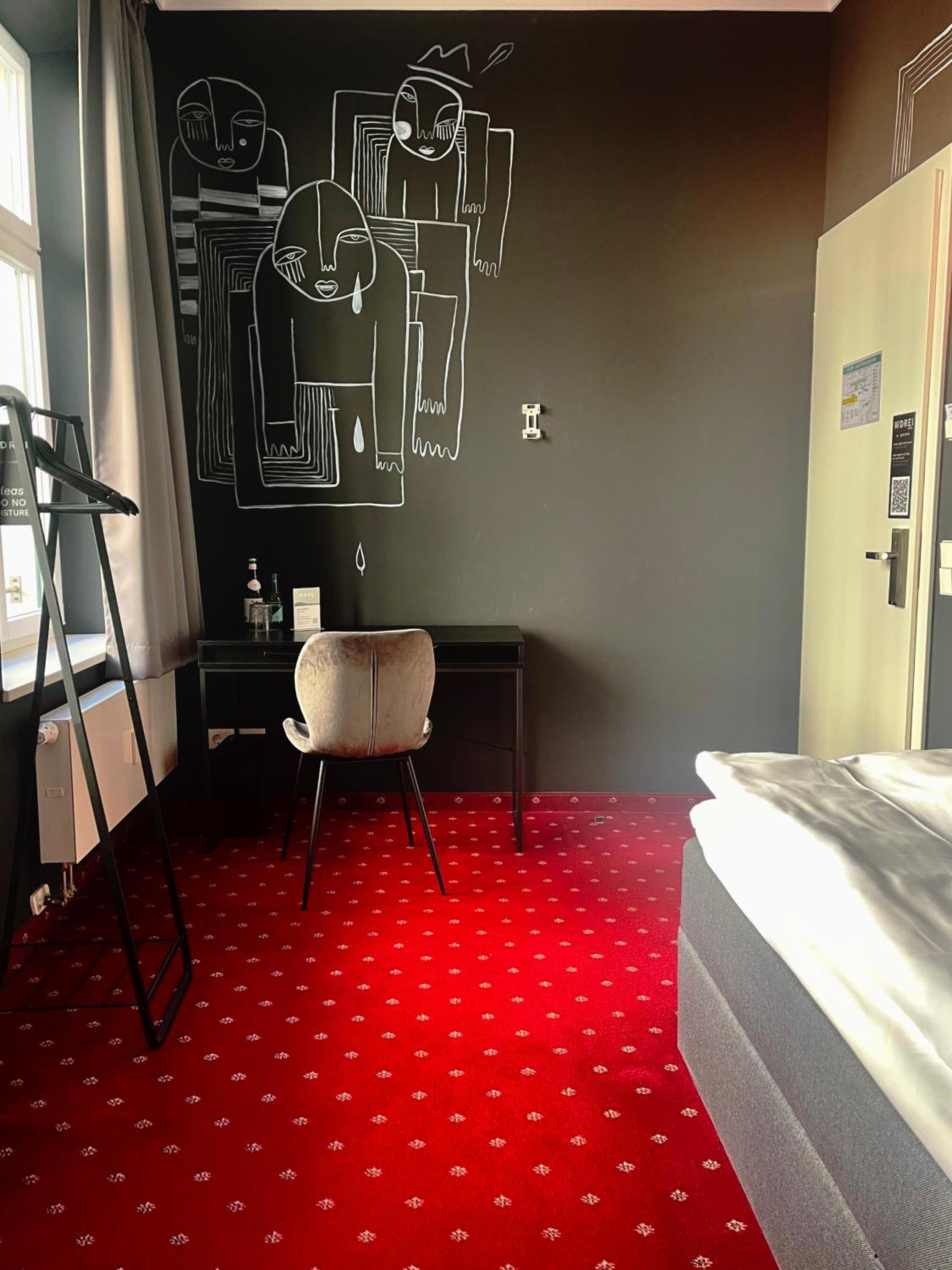 WDREI Hotel