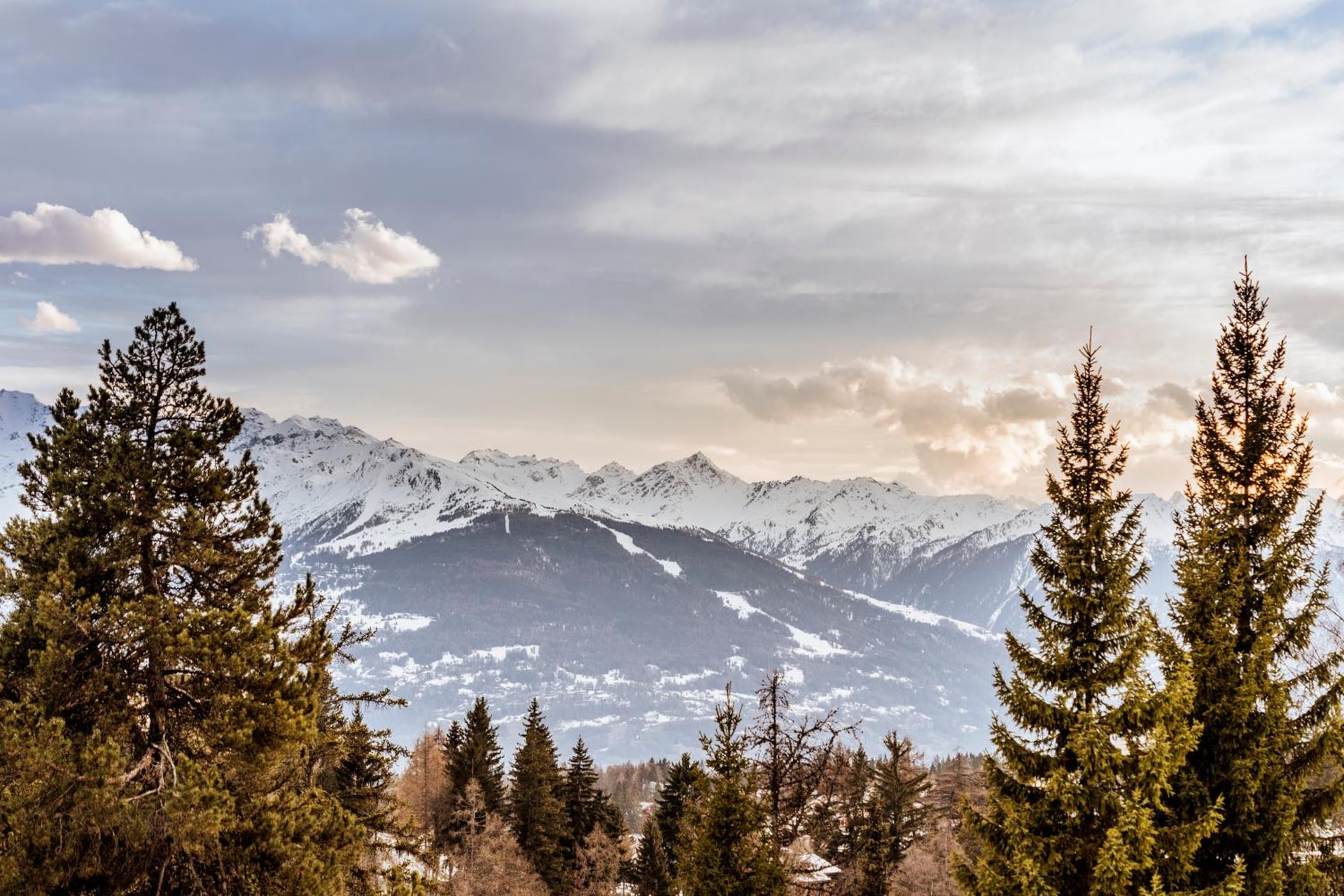 Hotel Valaisia Crans Montana, a Faern Collection Resort