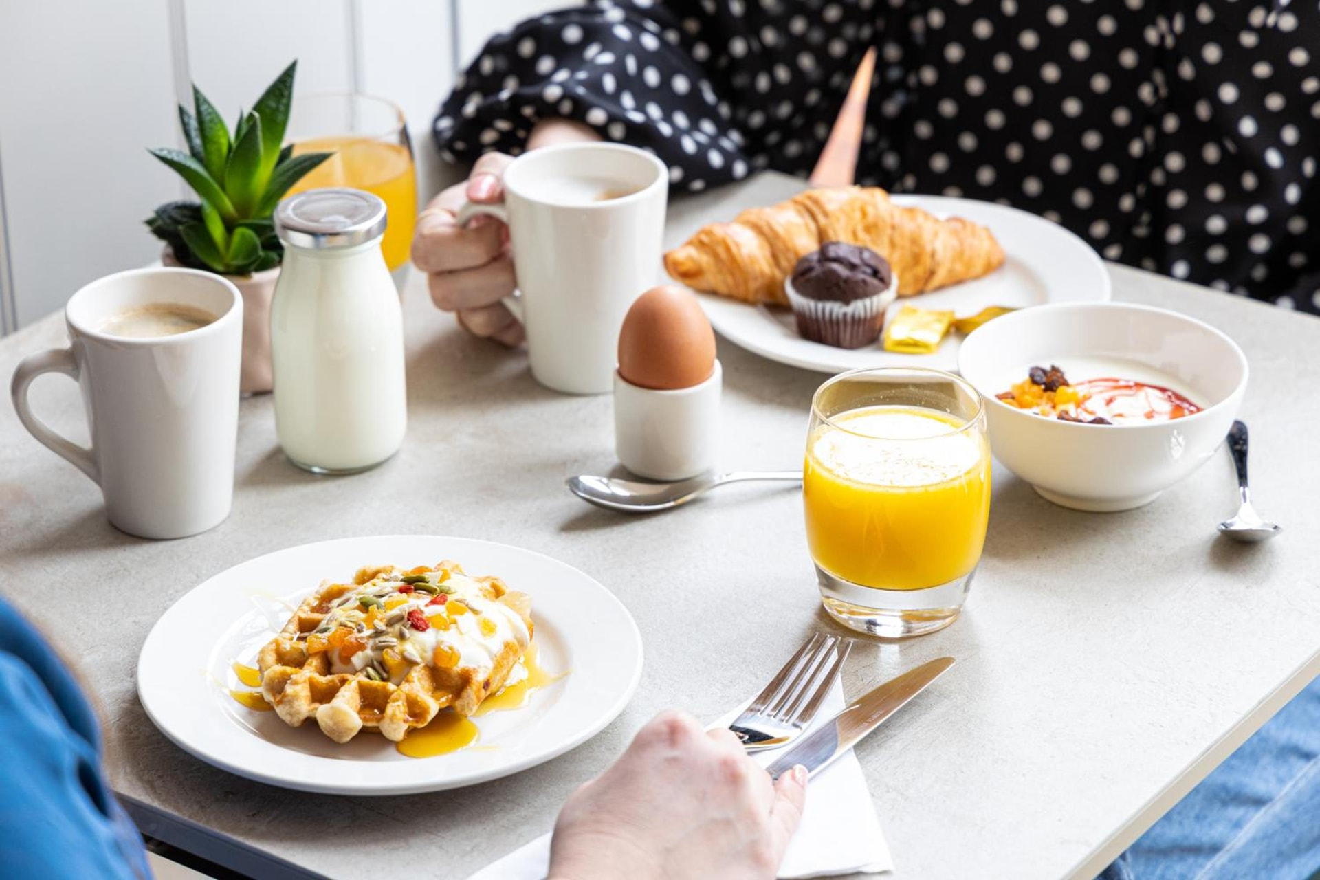 breakfast buffet