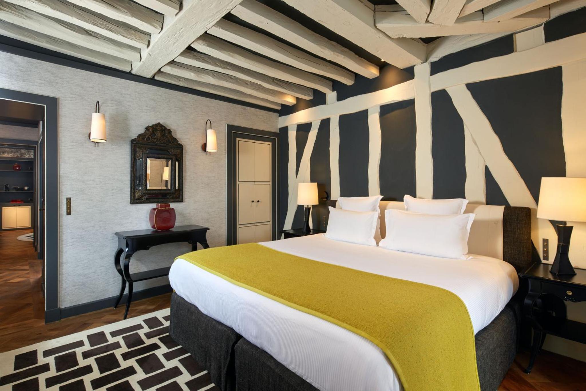 Le Pavillon de la Reine & Spa, Place des Vosges