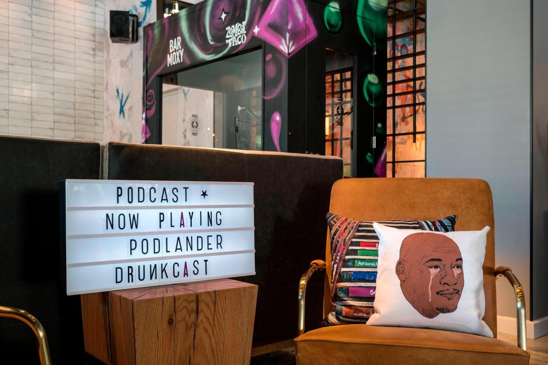 Moxy Chicago Downtown
