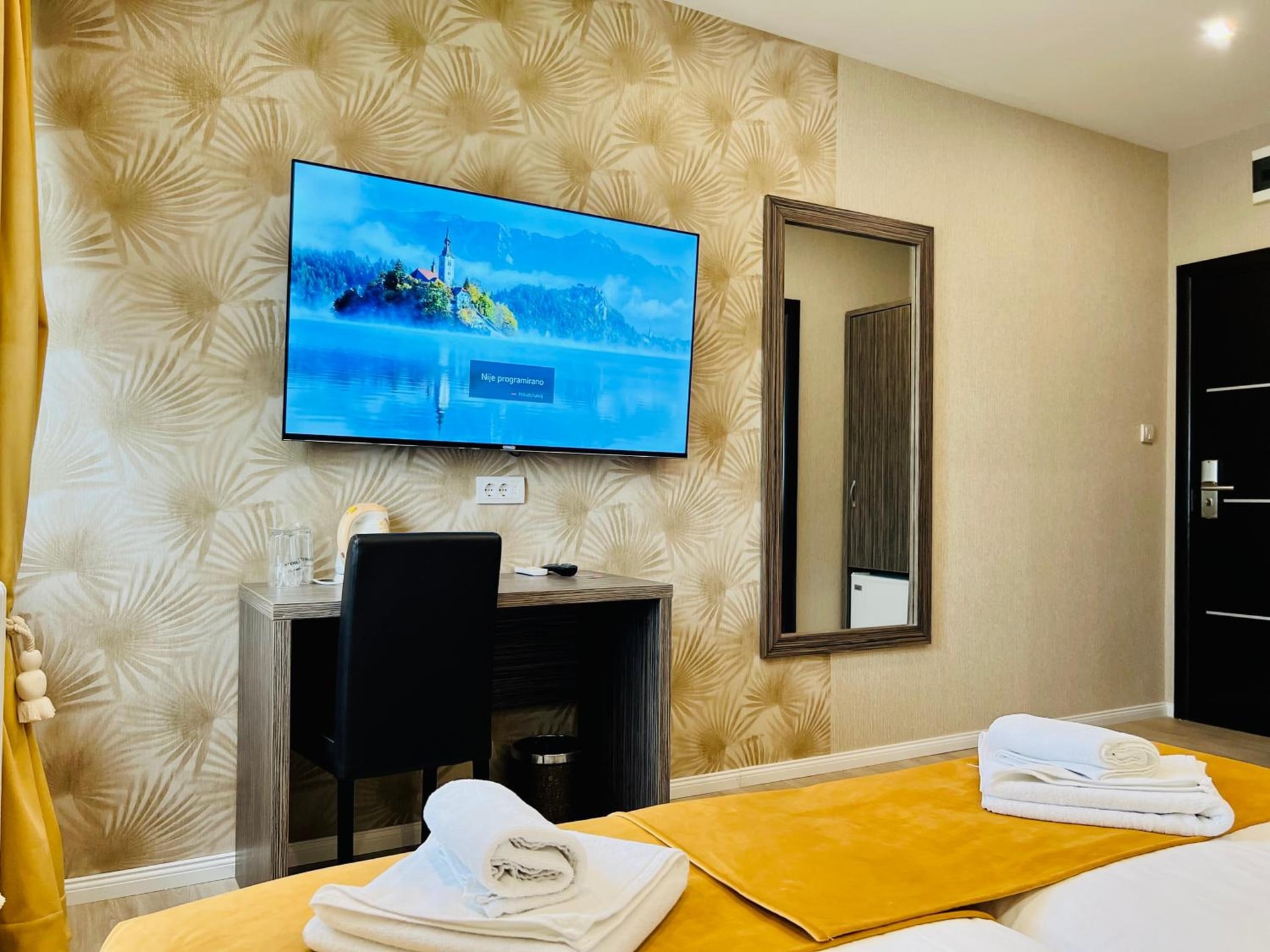Side One Design Hotel Garni