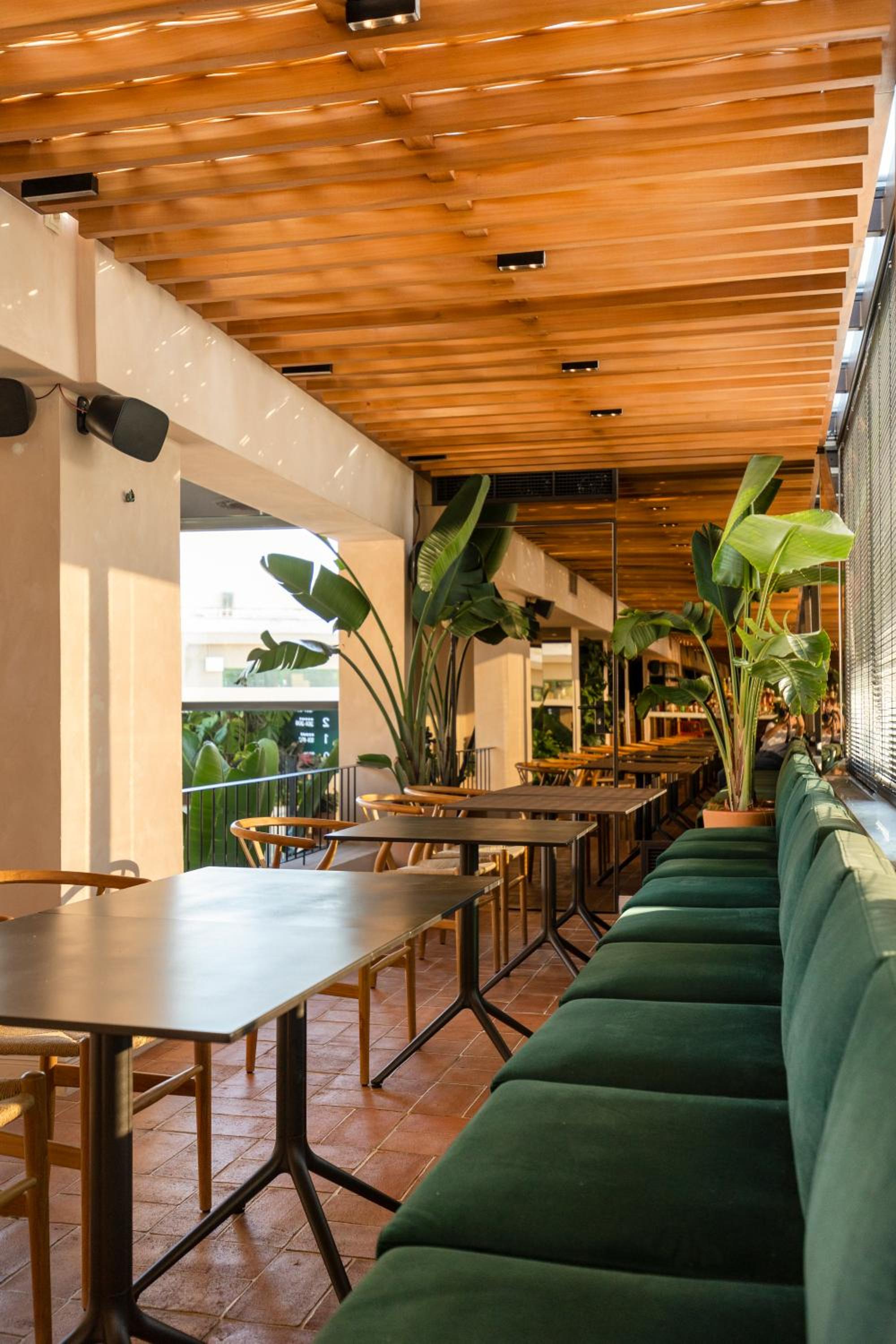 L'Avventura Athens