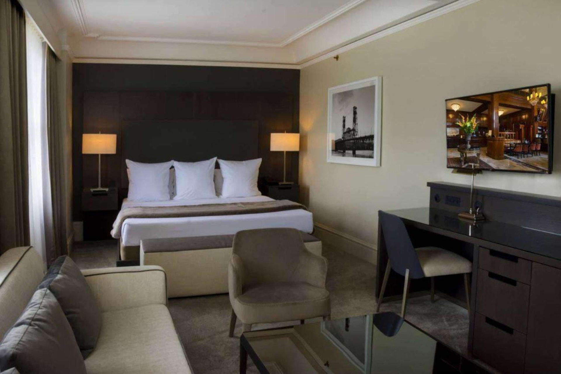 The Benson Portland, Curio Collection by Hilton