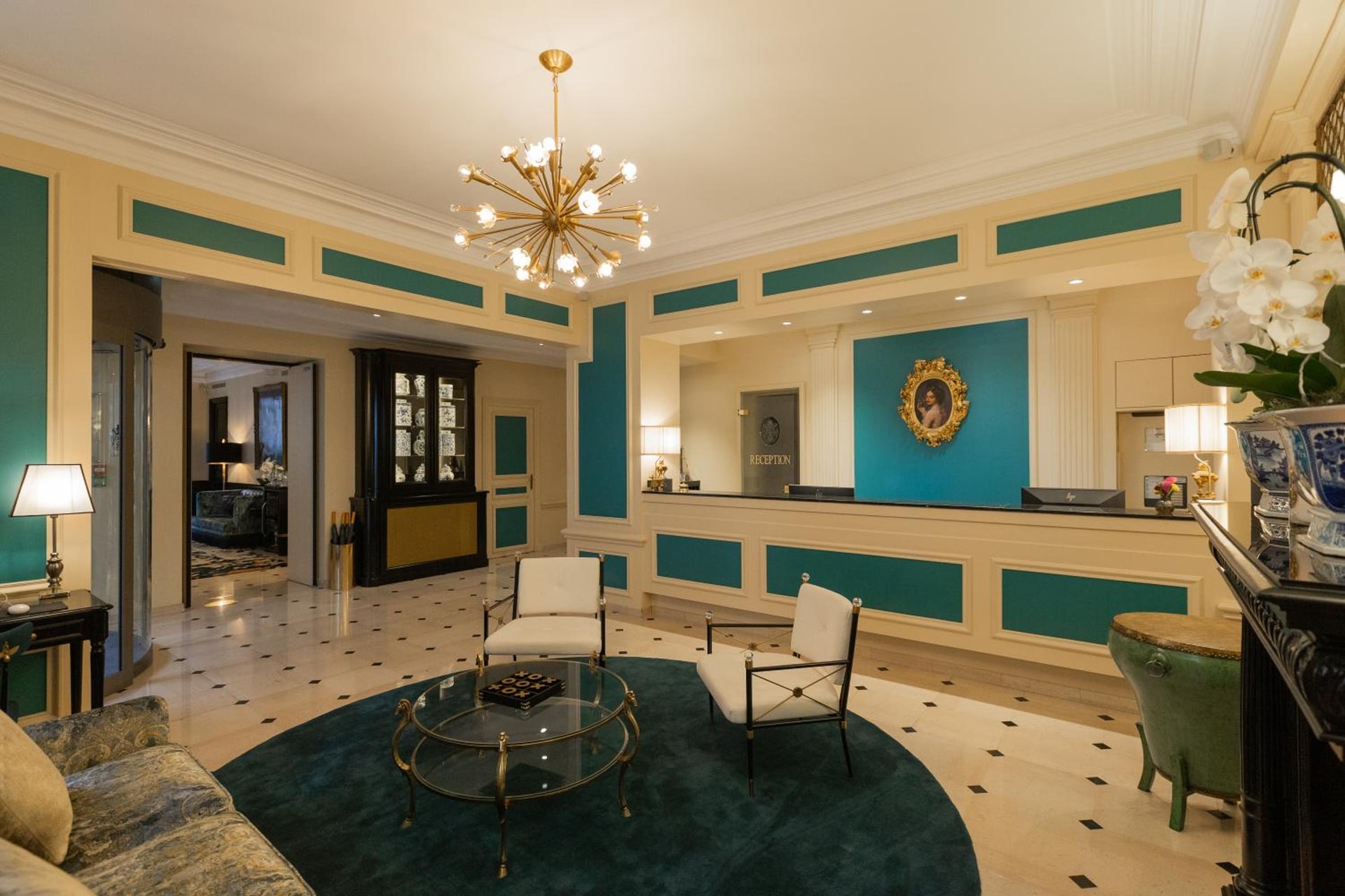Hotel West-End