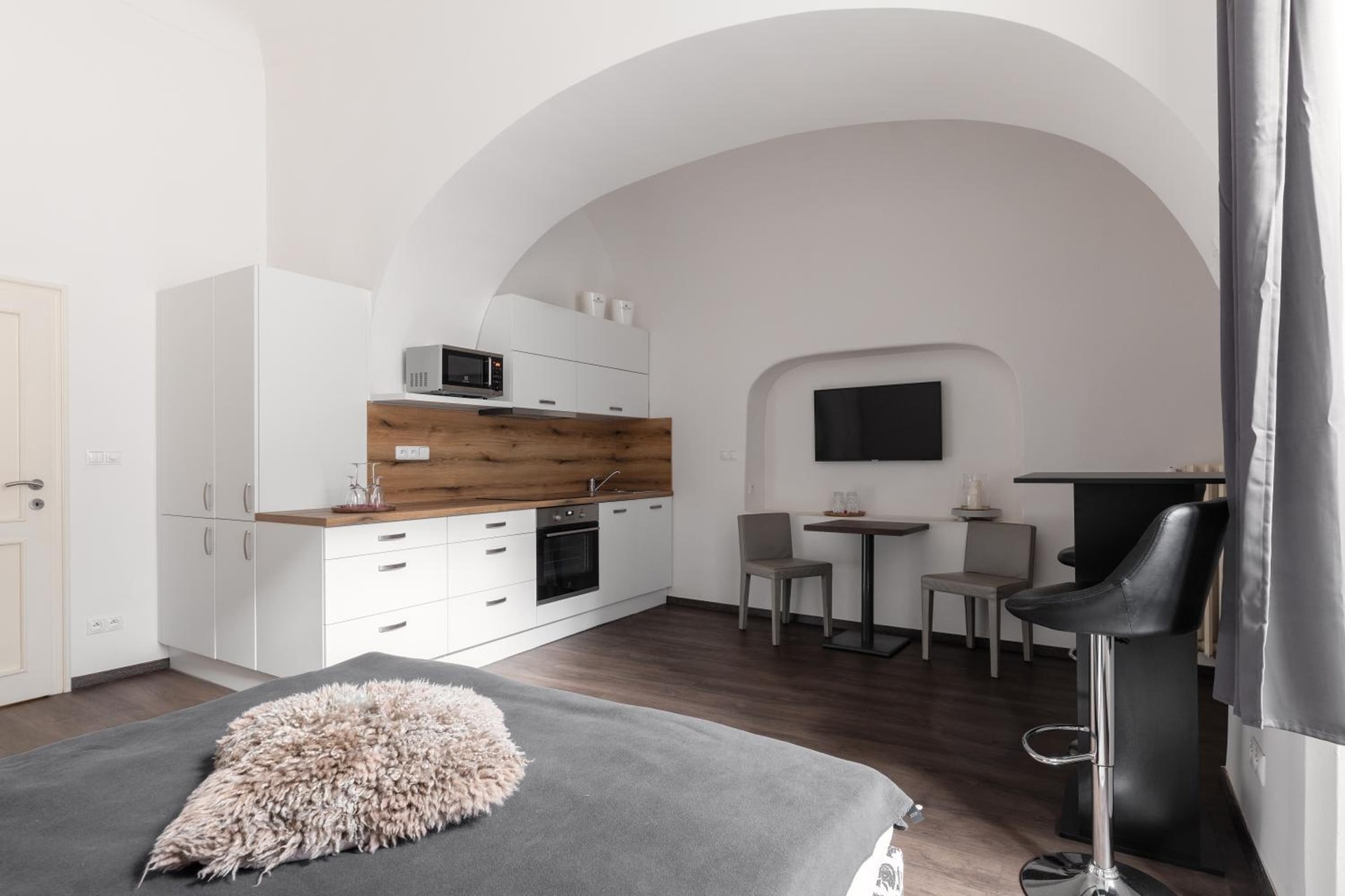 Old Town Square Residence by Emblem