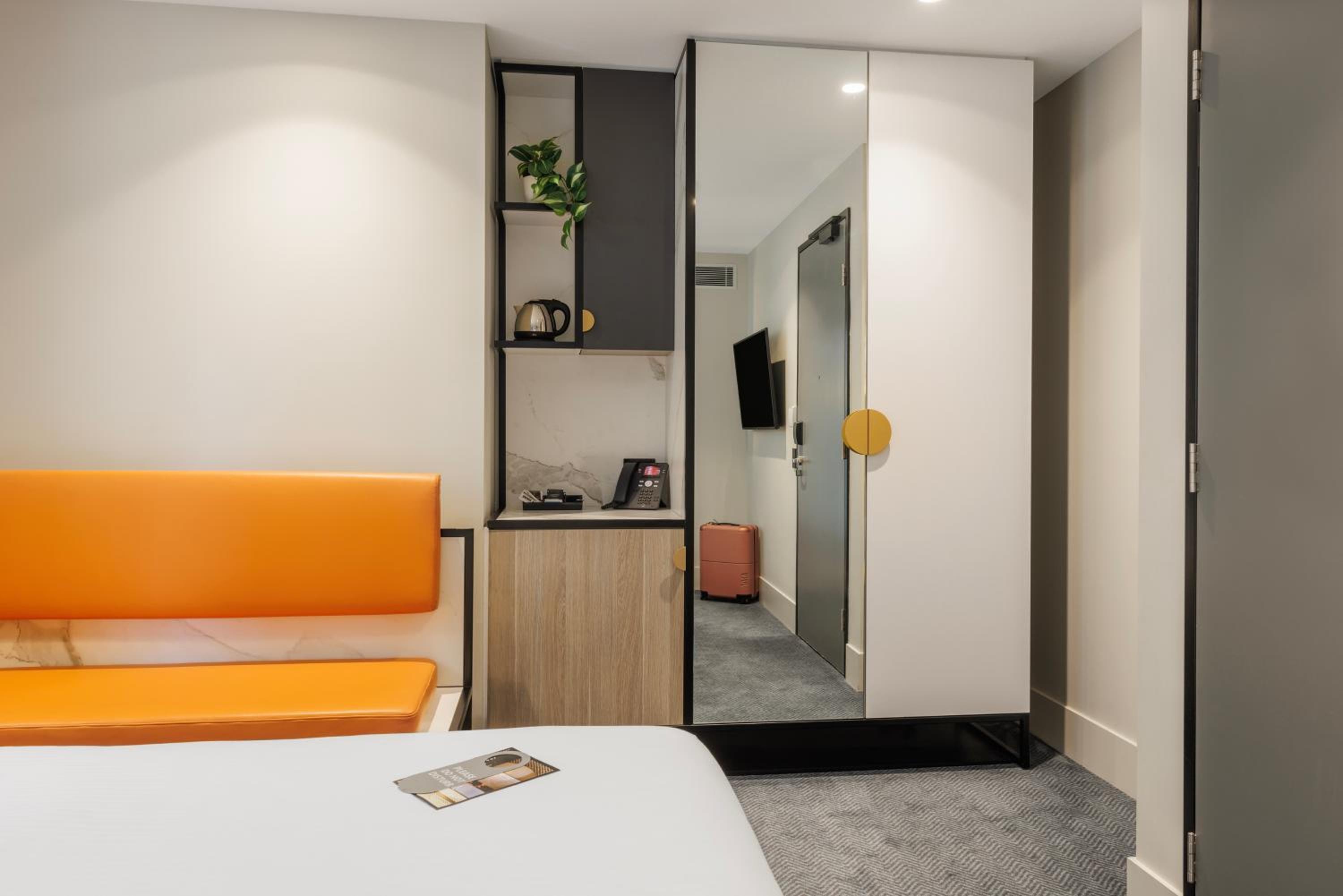 Brady Hotels Jones Lane