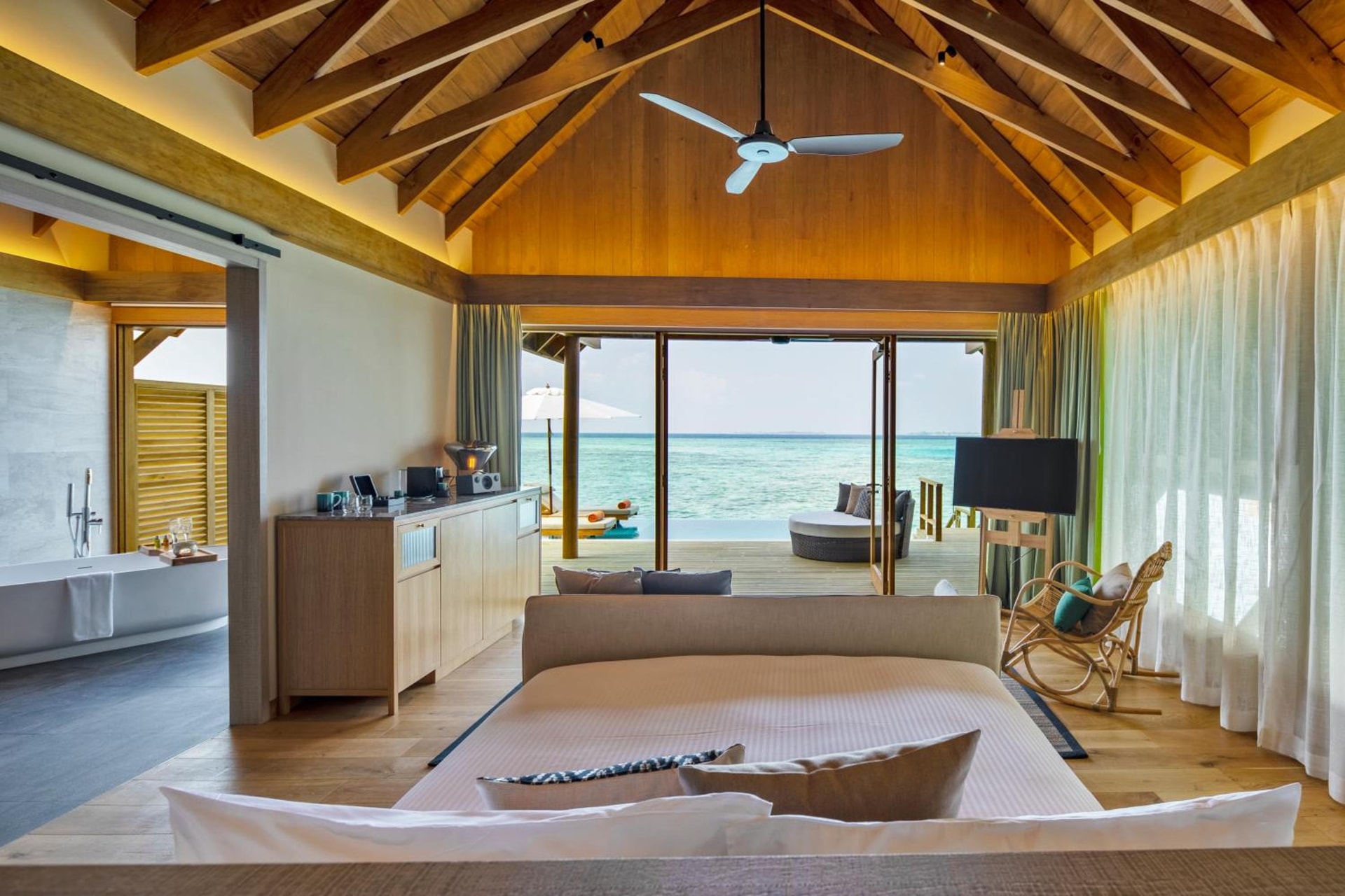 Emerald Faarufushi Resort & Spa - Deluxe All Inclusive