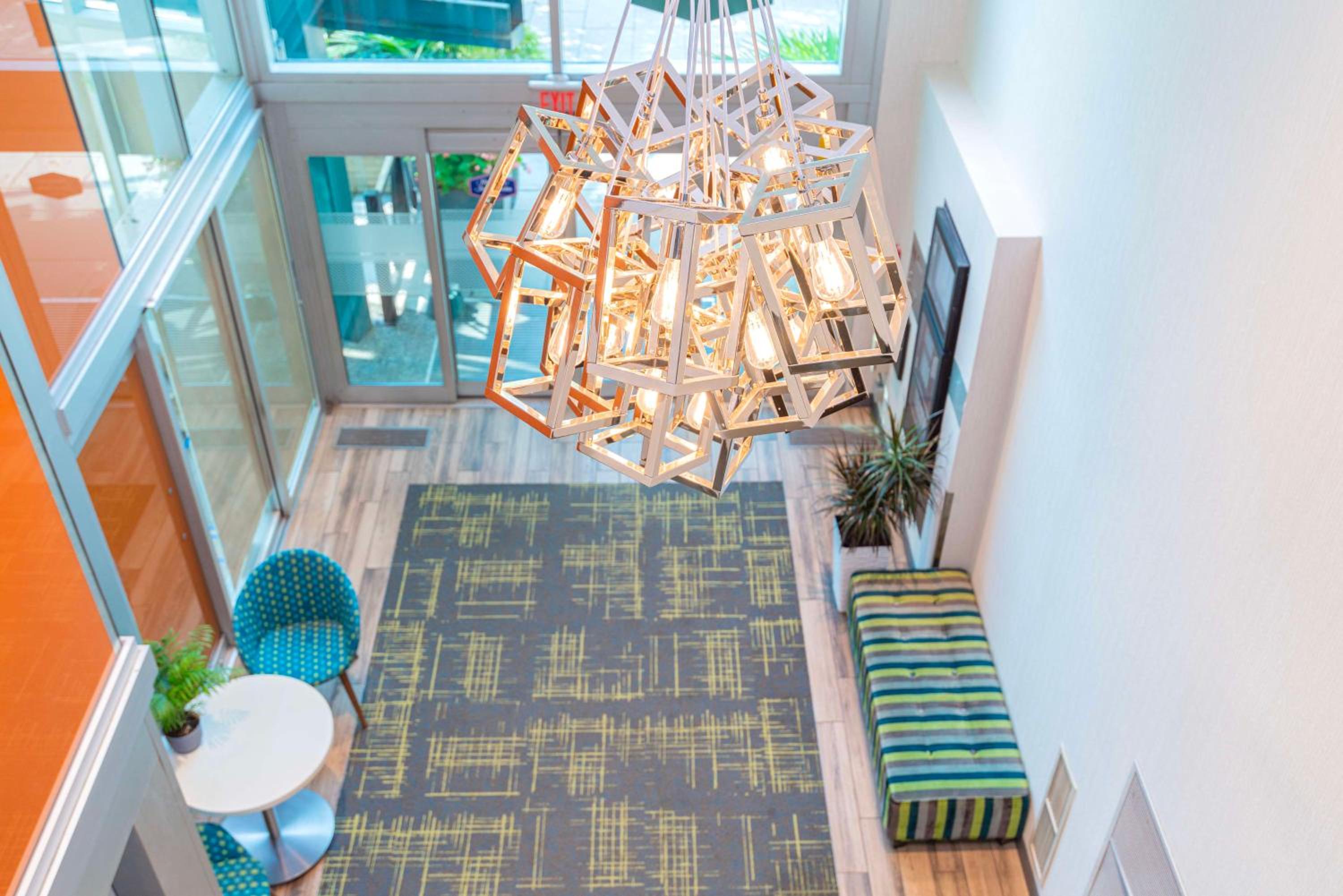 Hampton Inn & Suites, by Hilton - Vancouver Downtown