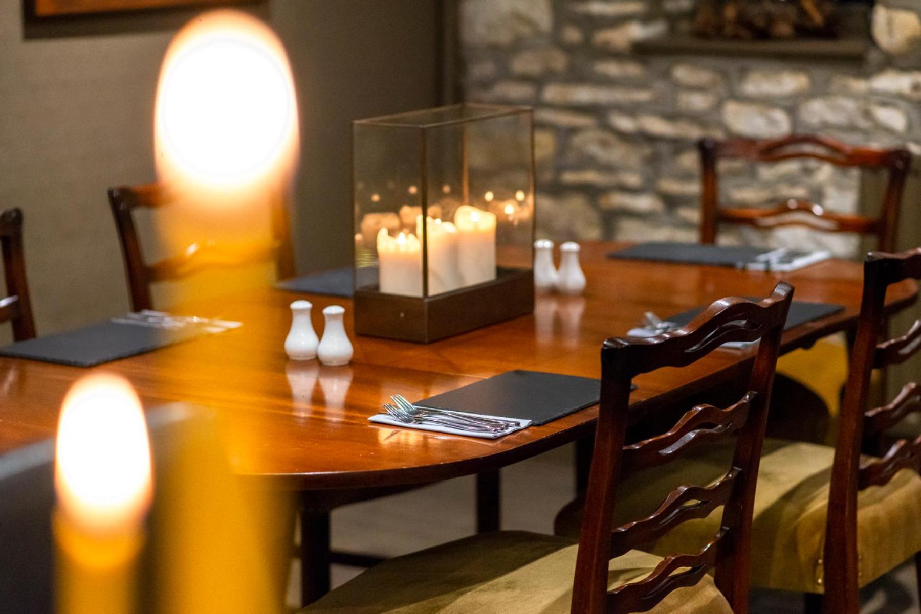 Pettifers Freehouse Hotel